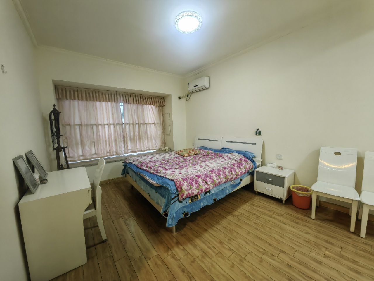 碧桂园 4室2厅2卫 2000.0元/月 碧桂园 4室2厅2卫 2000.0元/月室内图