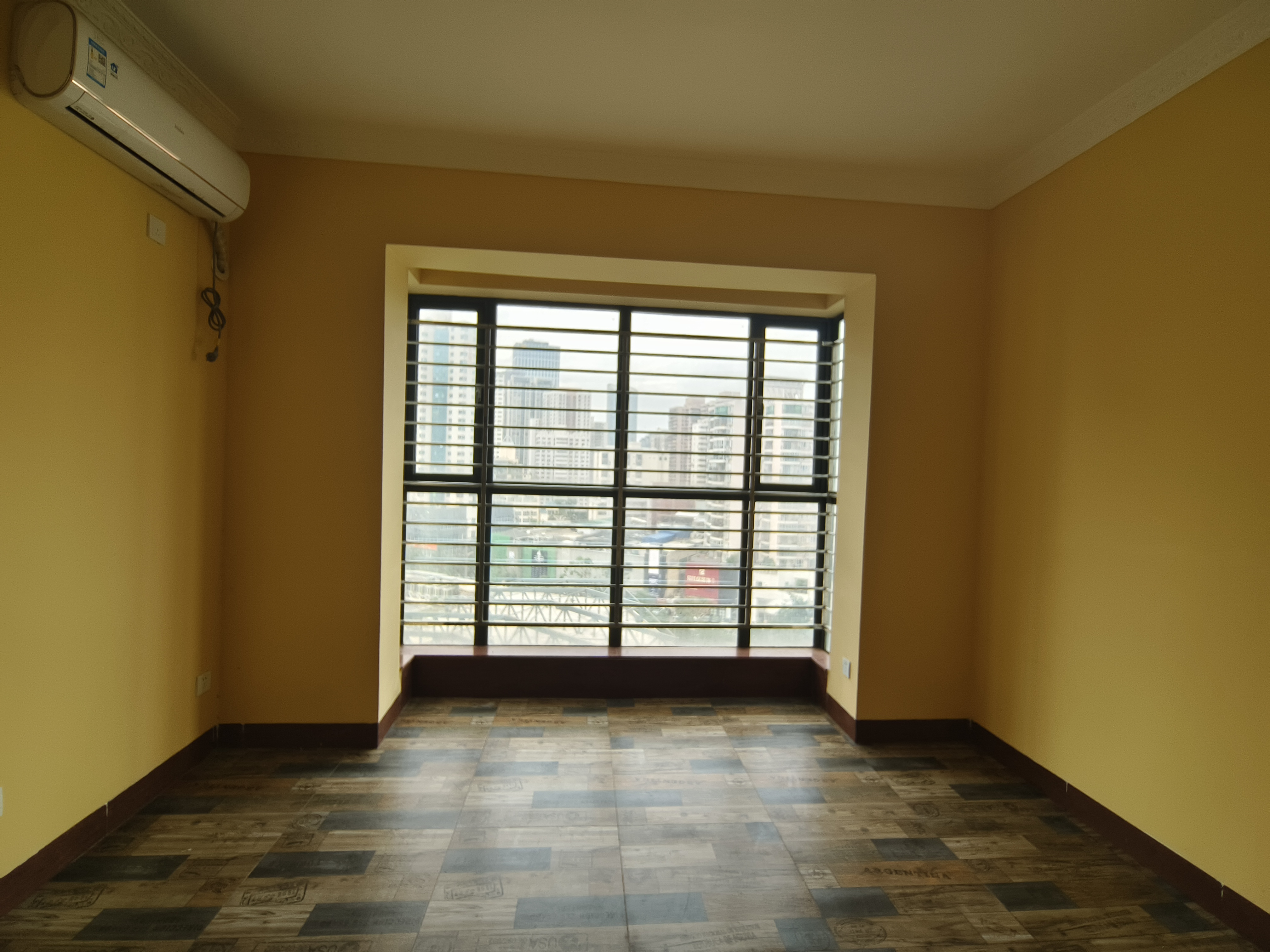 金龙城市广场一期 3室2厅2卫 235.0万 金龙城市广场一期 3室2厅2卫 235.0万室内图