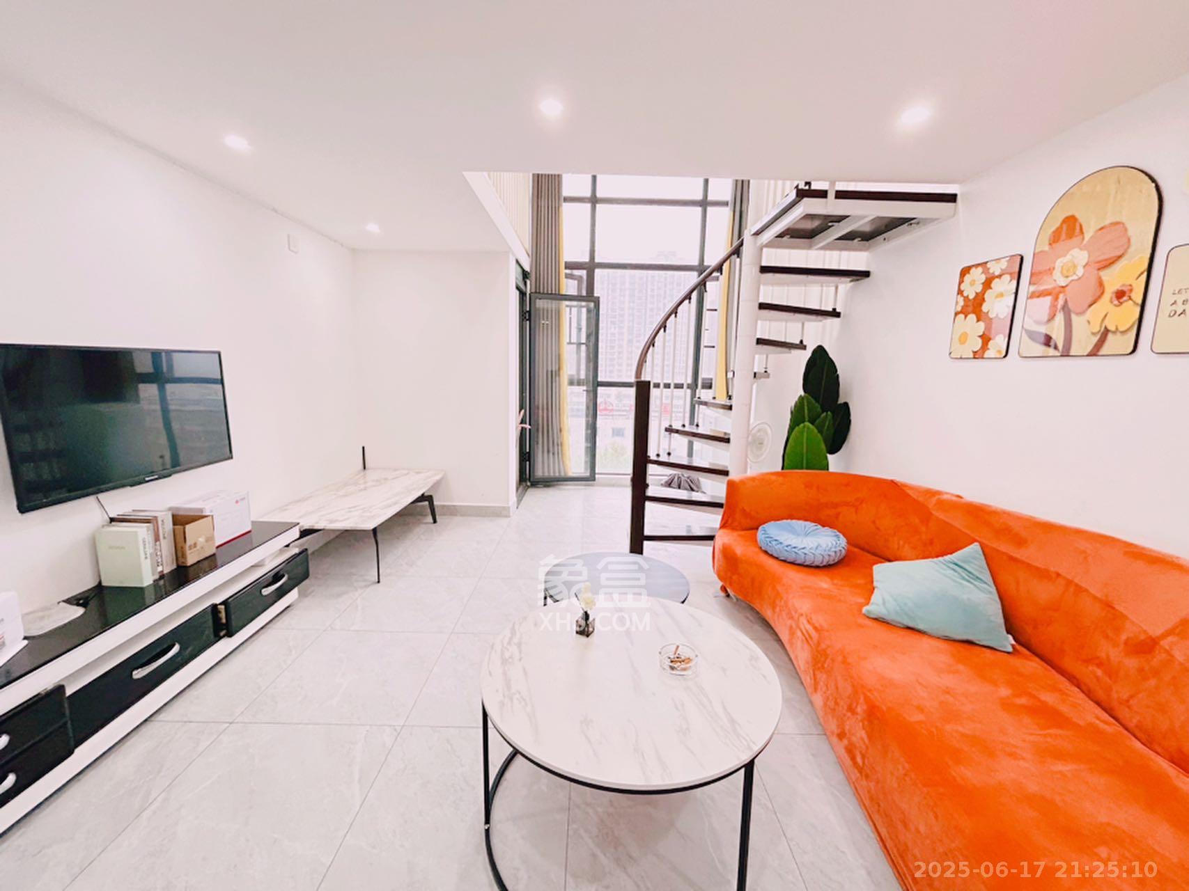 裕天国际商汇中心 1室1厅1卫 1800.0元/月 裕天国际商汇中心 1室1厅1卫 1800.0元/月室内图