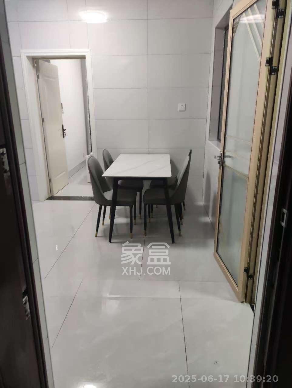 兴和佳苑安置小区  1室0厅0卫   2000.00元/月室内图