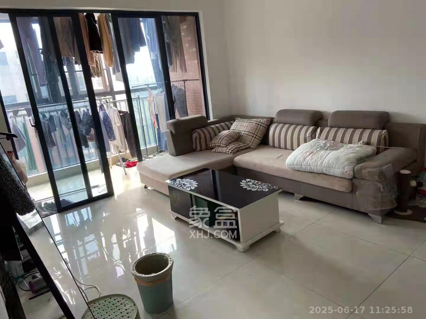 恒生碧水龙庭  3室2厅2卫    2200.0元/月室内图