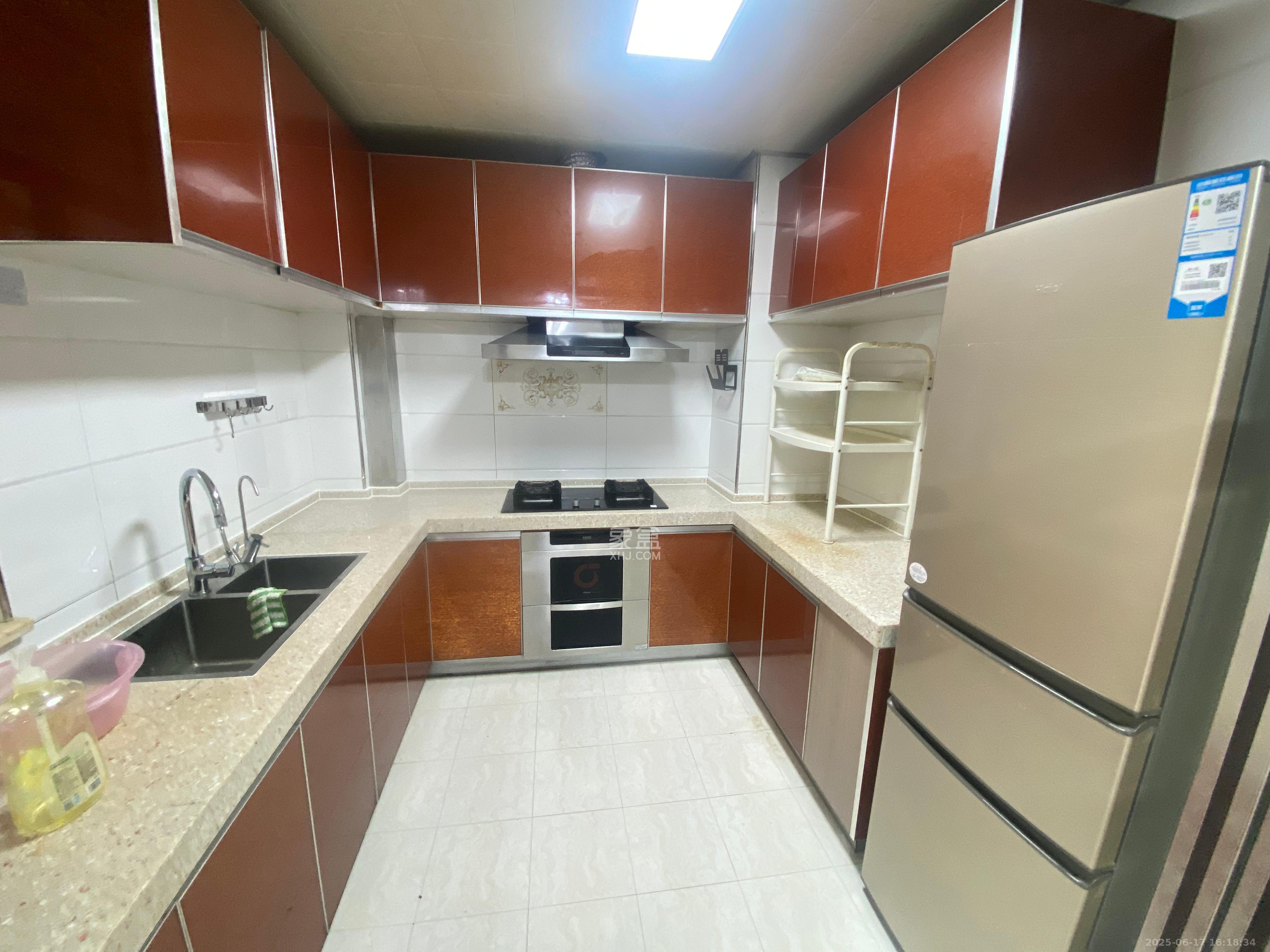 双湾国际(湘江御景花园) 3室2厅3卫 2800.0元/月 双湾国际(湘江御景花园) 3室2厅3卫 2800.0元/月室内图