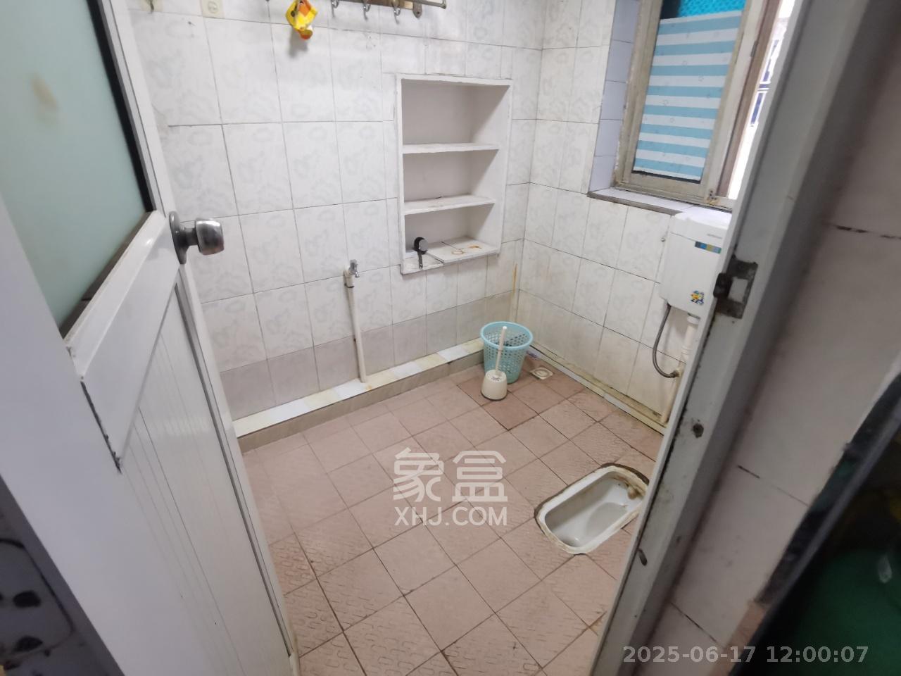 马王堆汽配城  1室1厅1卫    1200.0元/月室内图