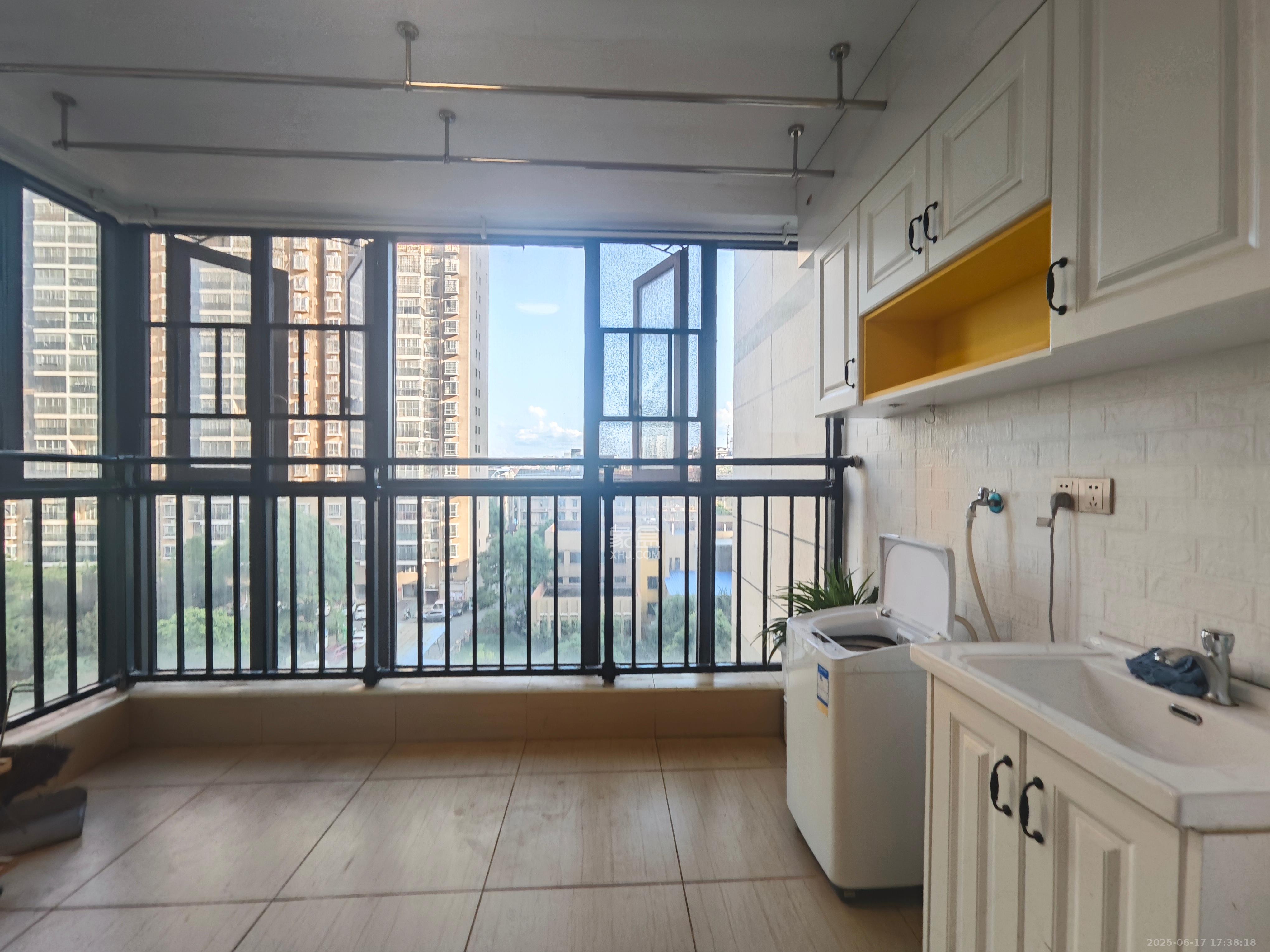 碧桂园星城首府 4室2厅2卫 2800.0元/月 碧桂园星城首府 4室2厅2卫 2800.0元/月室内图