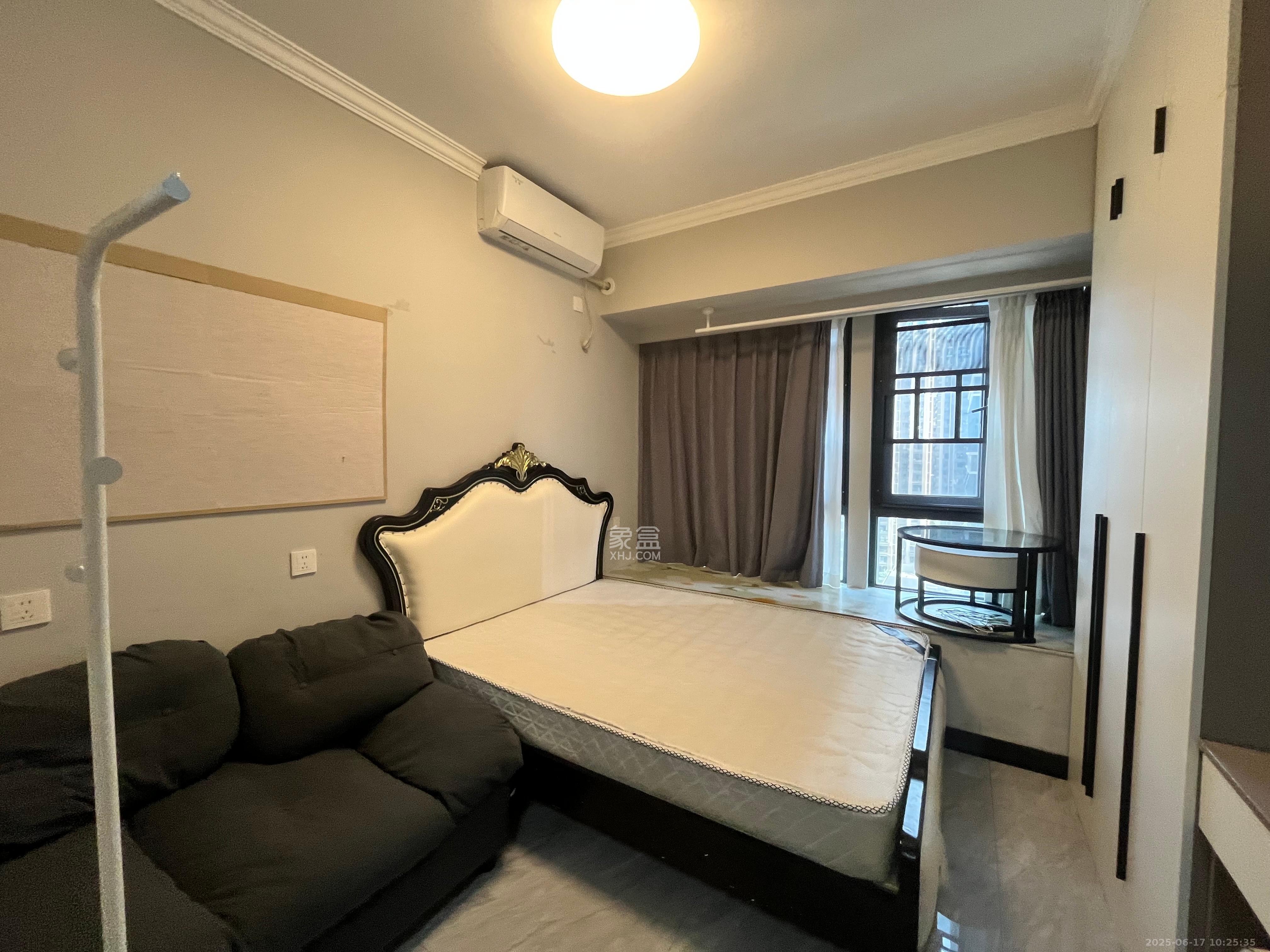 龙湖铂金岛 1室0厅0卫 1600.0元/月 龙湖铂金岛 1室0厅0卫 1600.0元/月室内图