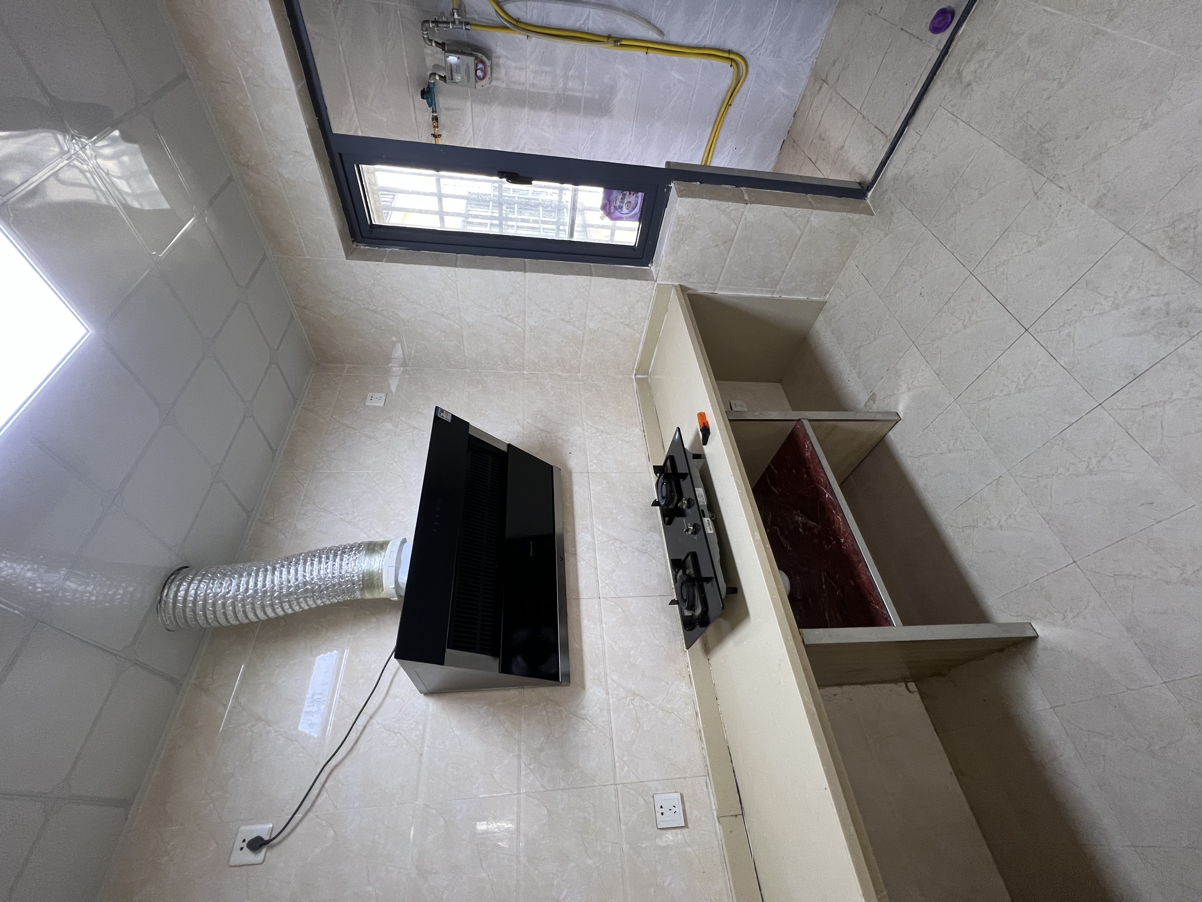 美舍嘉苑  4室2厅2卫   2700.00元/月室内图