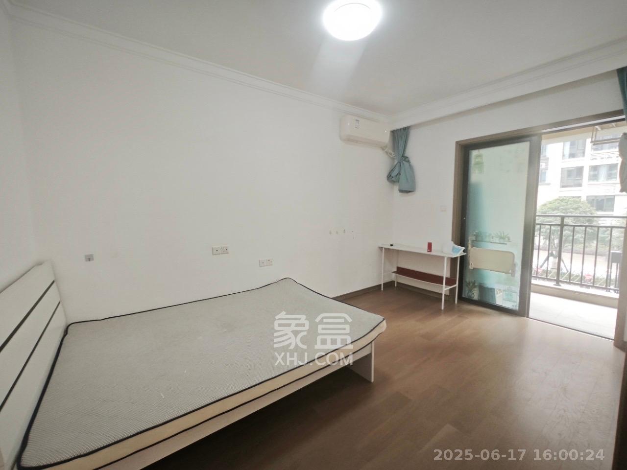 越秀亲爱里  4室2厅2卫   3000.00元/月室内图