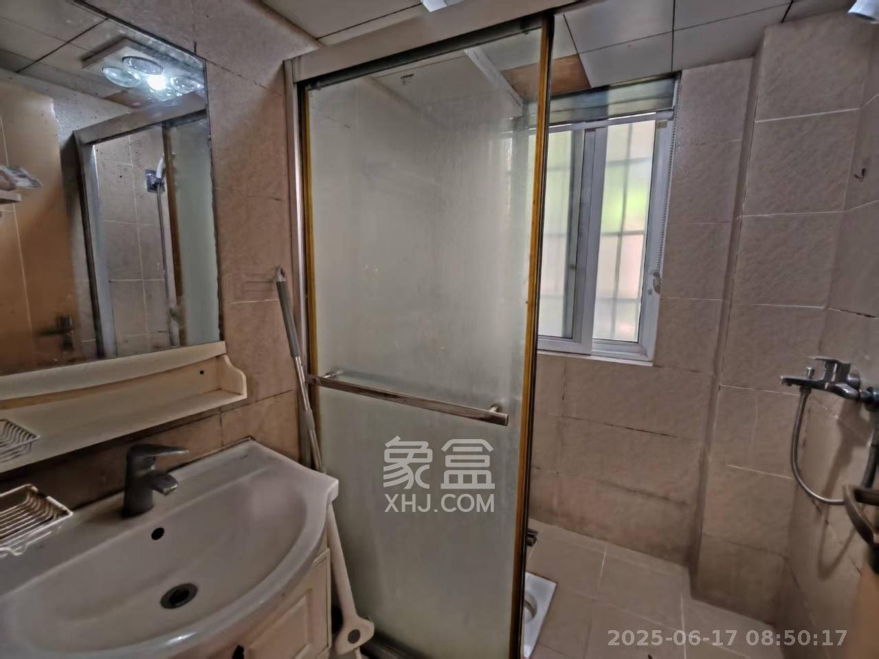 鑫天山水洲城 3室2厅2卫 2400.0元/月 鑫天山水洲城 3室2厅2卫 2400.0元/月室内图