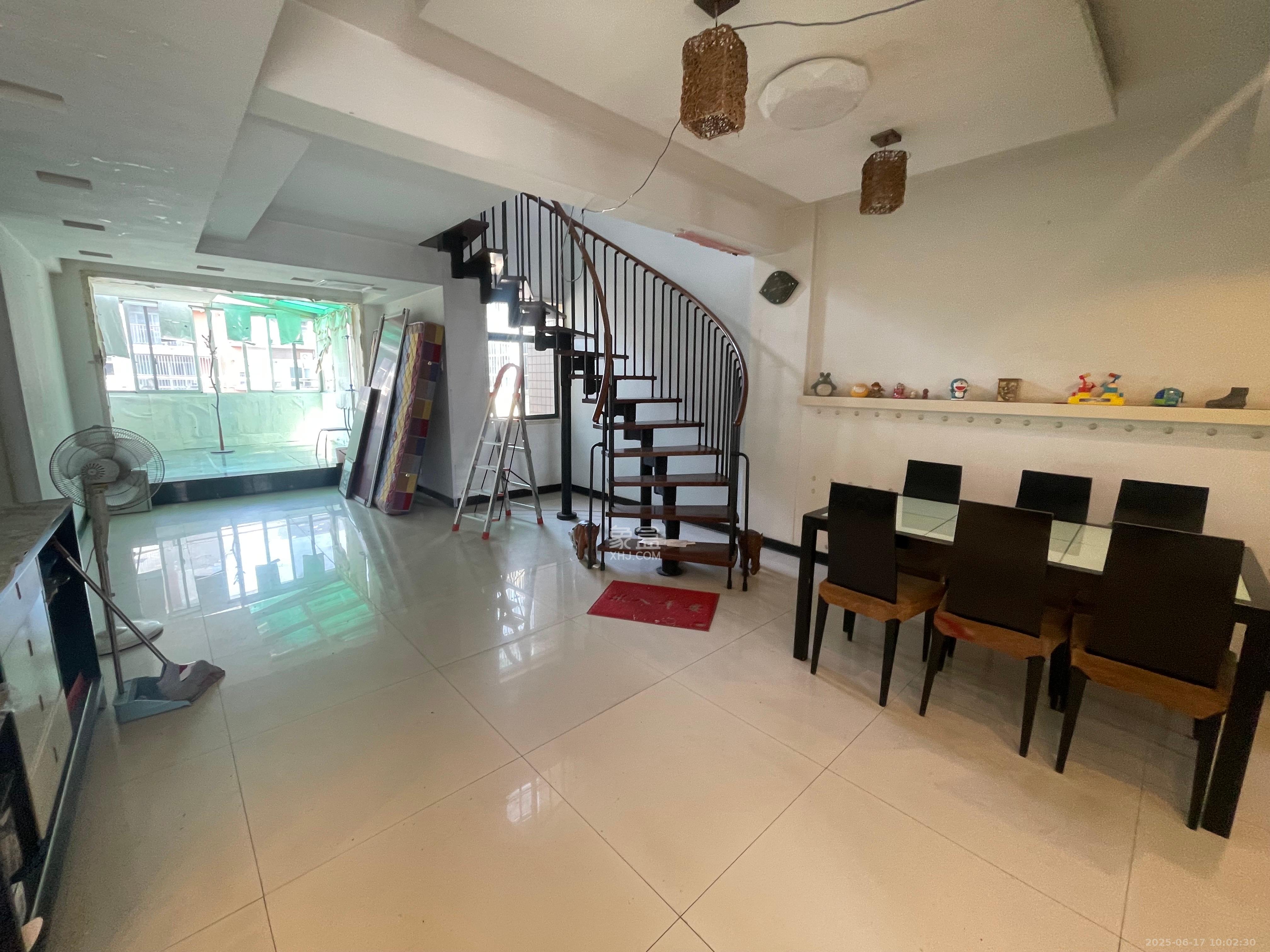 四季阳光花城  3室2厅2卫    4500.0元/月 四季阳光花城  3室2厅2卫    4500.0元/月