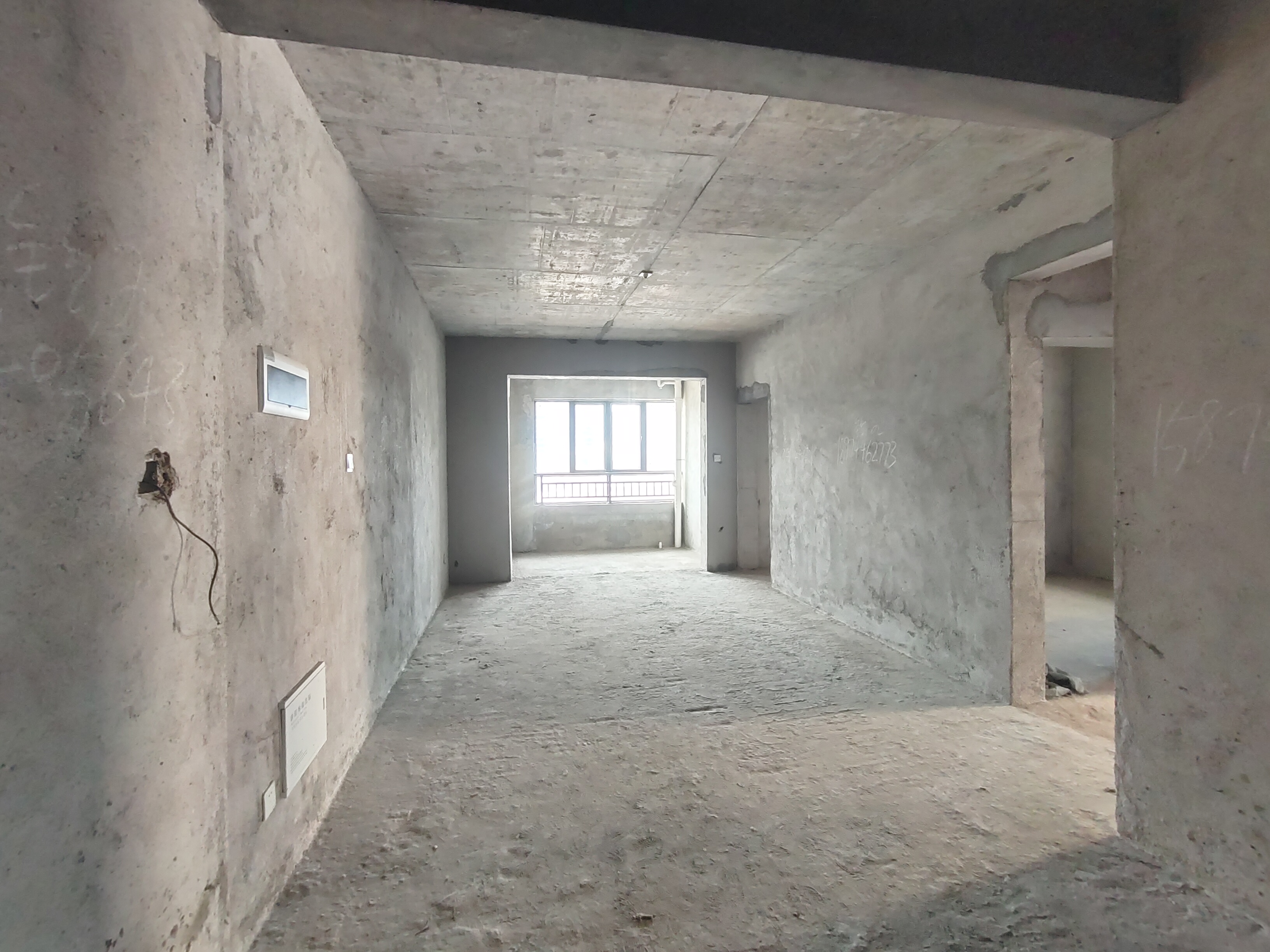 昊天珑璟湾 3室2厅2卫 53.3万 昊天珑璟湾 3室2厅2卫 53.3万客厅