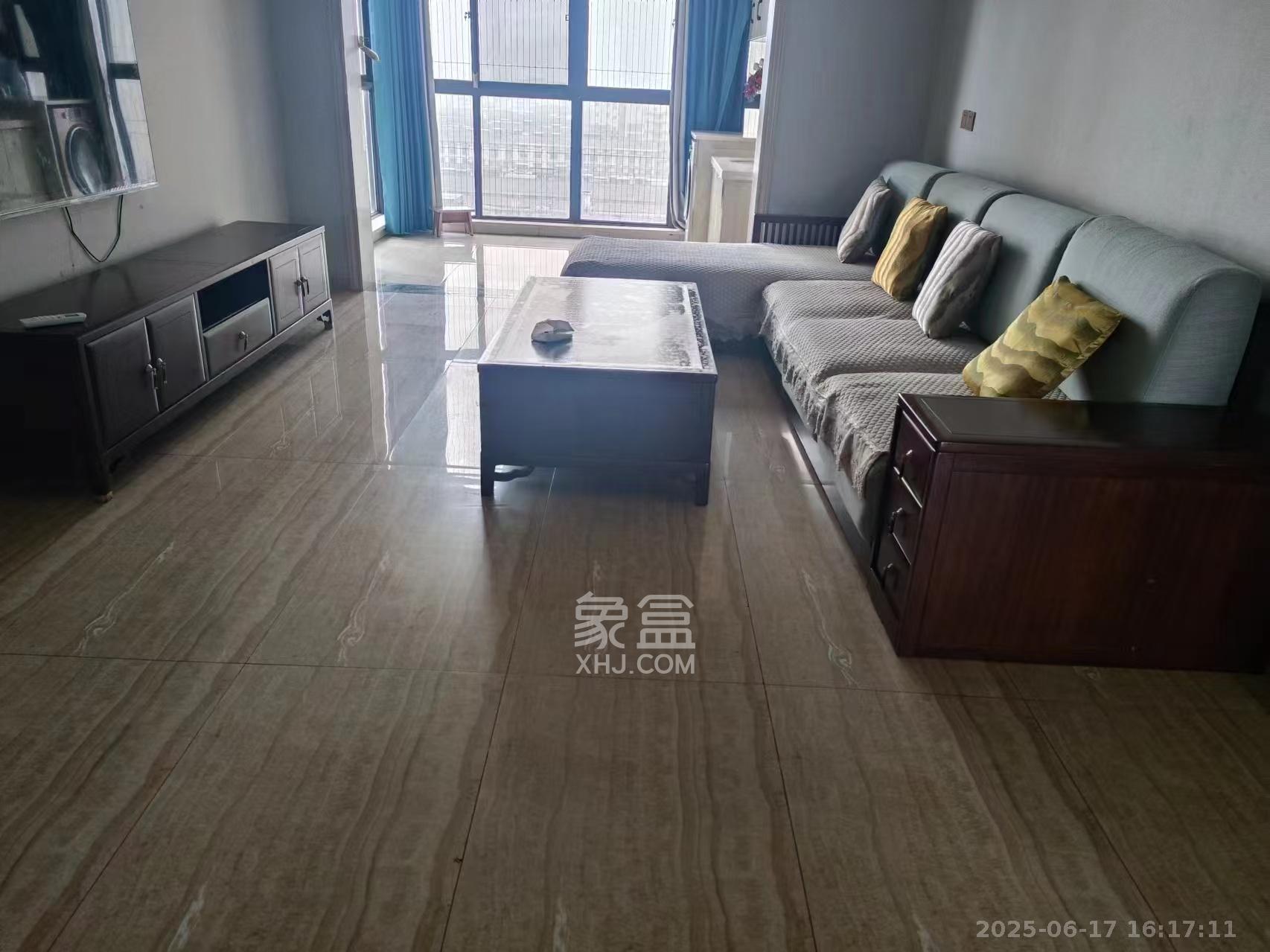 碧桂园星城首府 3室2厅2卫 3200.0元/月 碧桂园星城首府 3室2厅2卫 3200.0元/月室内图