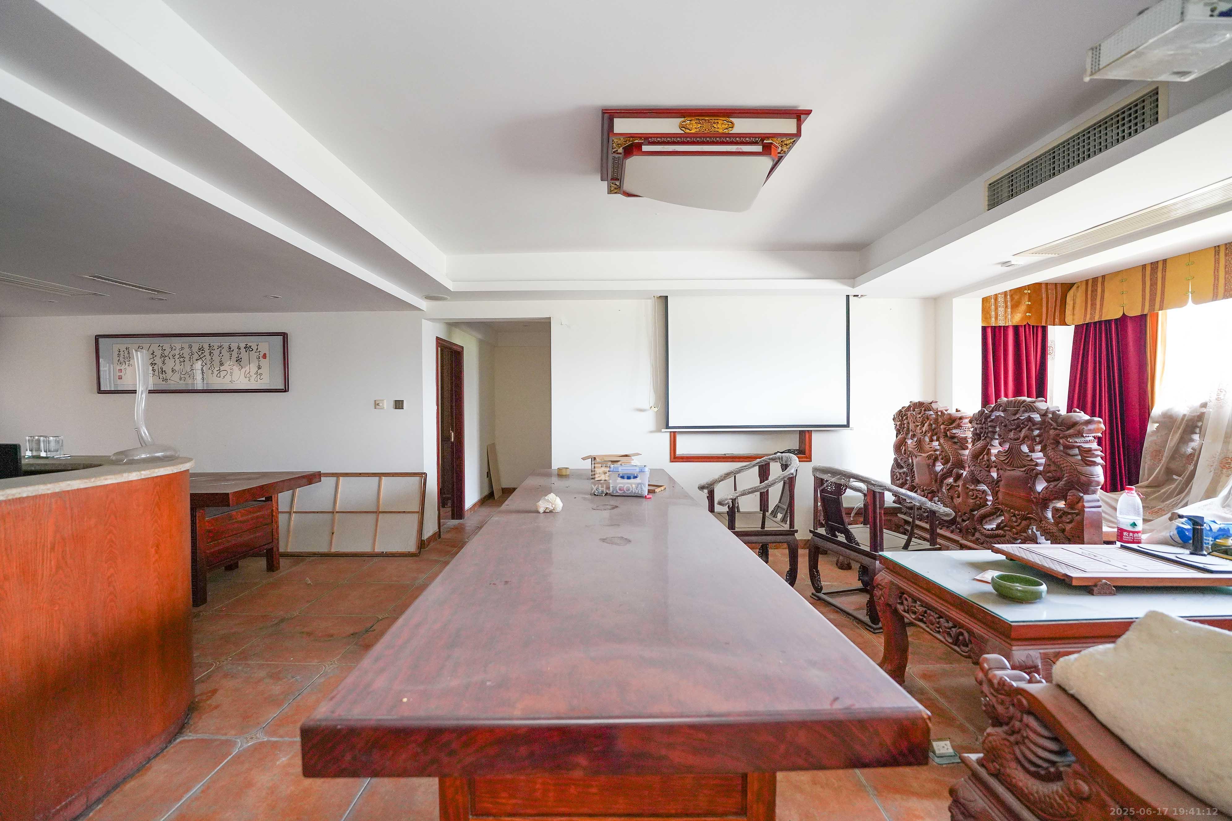 五矿格澜郡  4室2厅2卫    74.8万 五矿格澜郡  4室2厅2卫    74.8万客厅