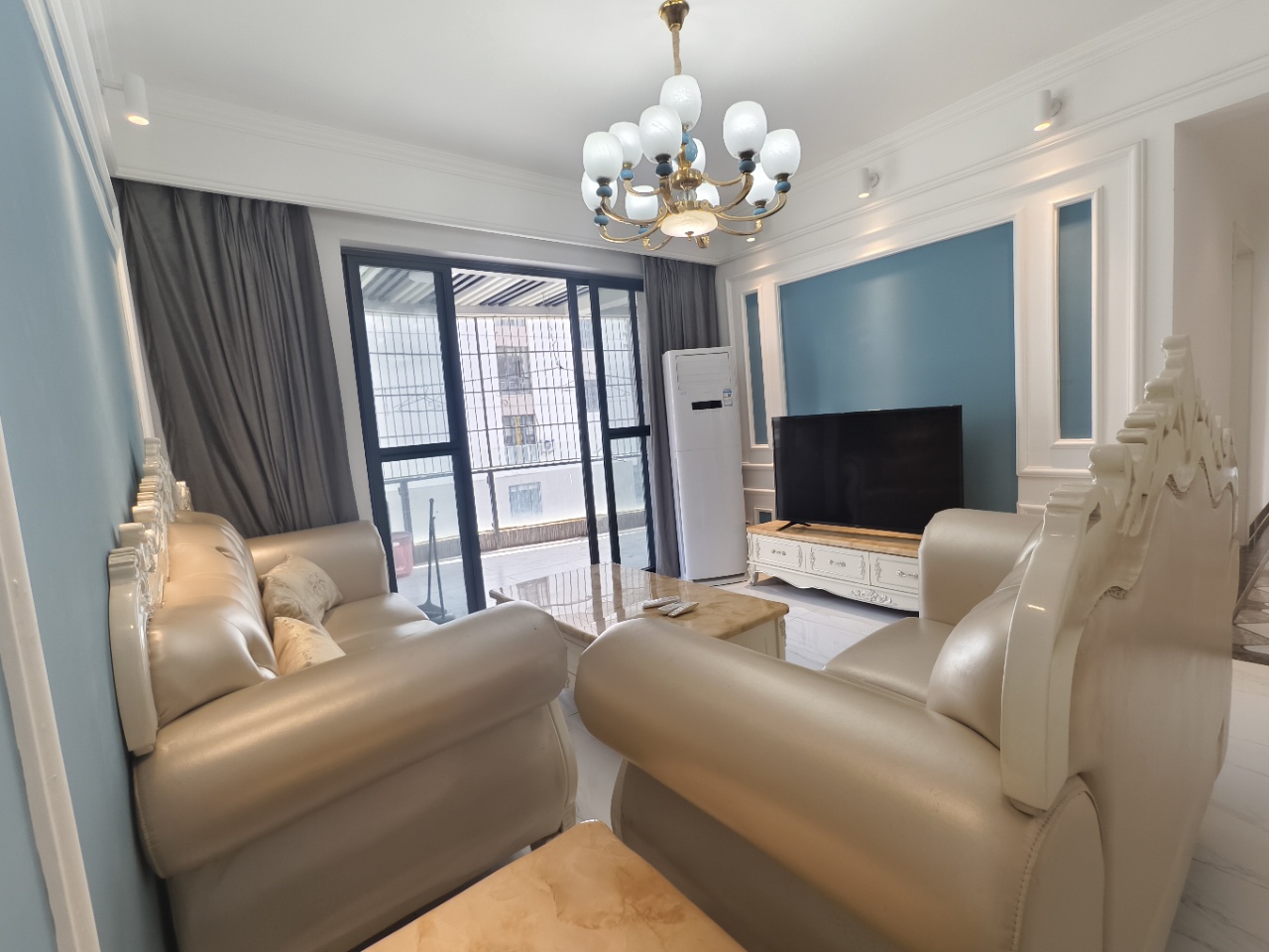 绿地海长流一期  3室2厅1卫    160.0万 绿地海长流一期  3室2厅1卫    160.0万室内图