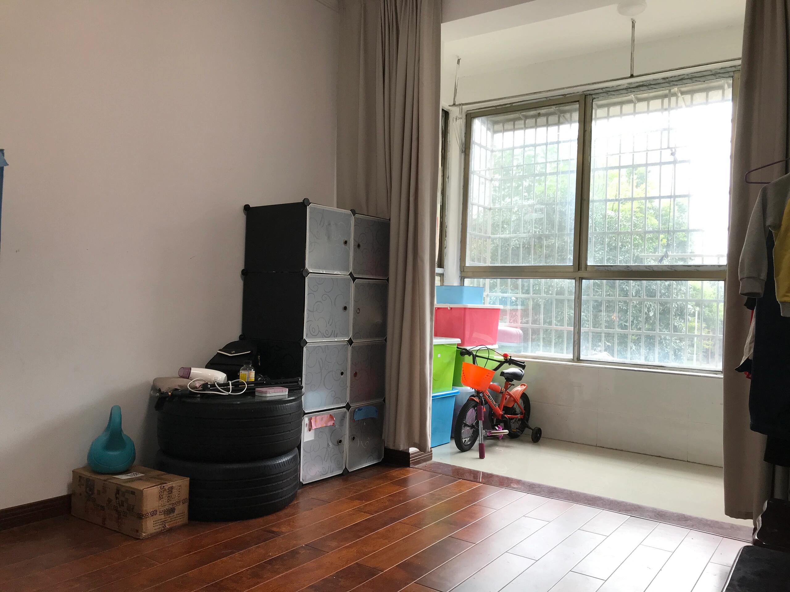 市安监住宅小区（应急管理局）  4室2厅2卫    155.0万