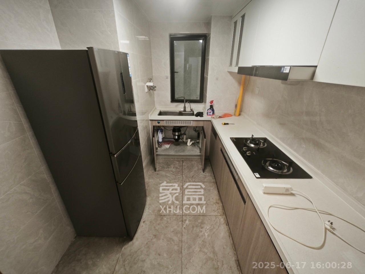 越秀亲爱里  4室2厅2卫   3000.00元/月室内图