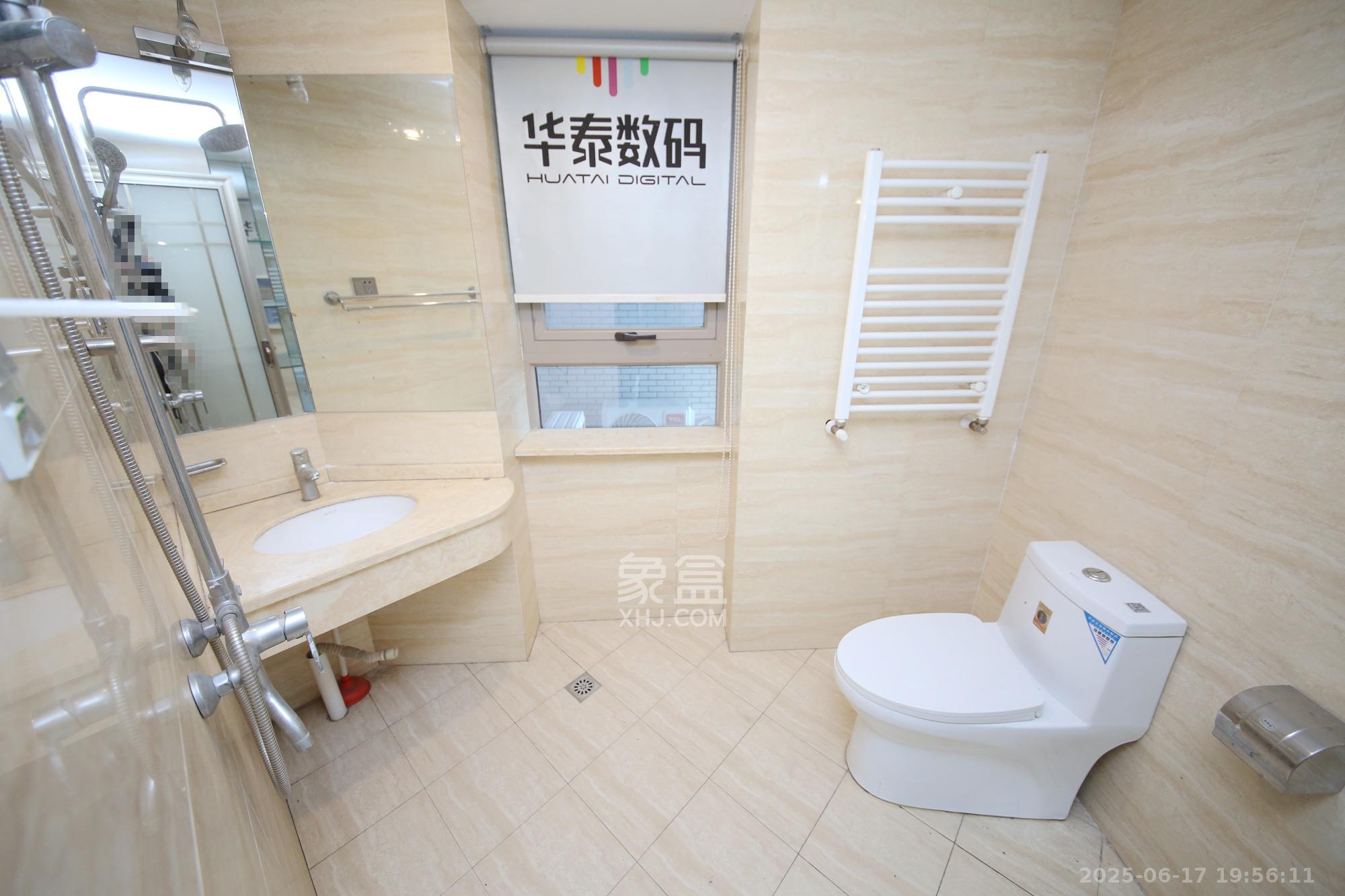 潮宗御苑  3室2厅2卫   280.00万卫生间