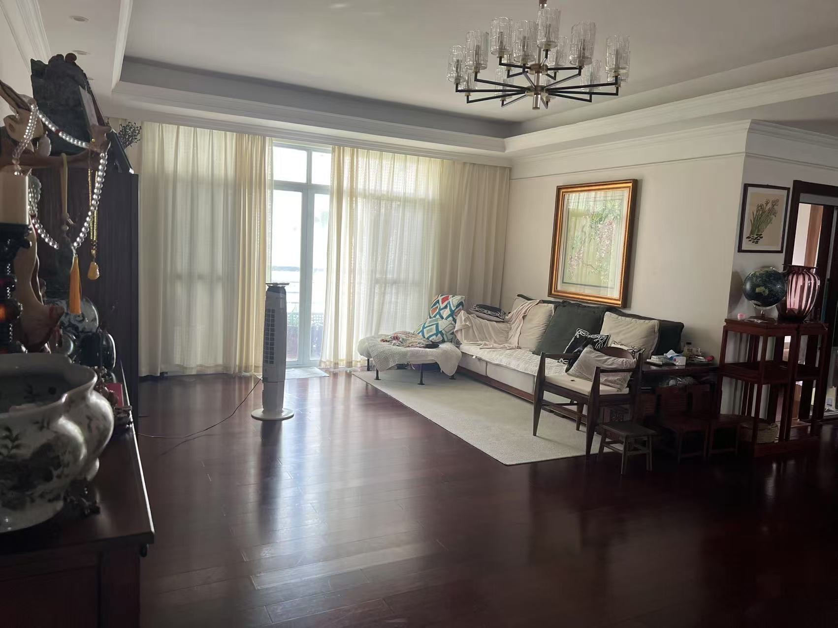 紫荆花园一期  5室2厅2卫    350.0万 紫荆花园一期  5室2厅2卫    350.0万客厅