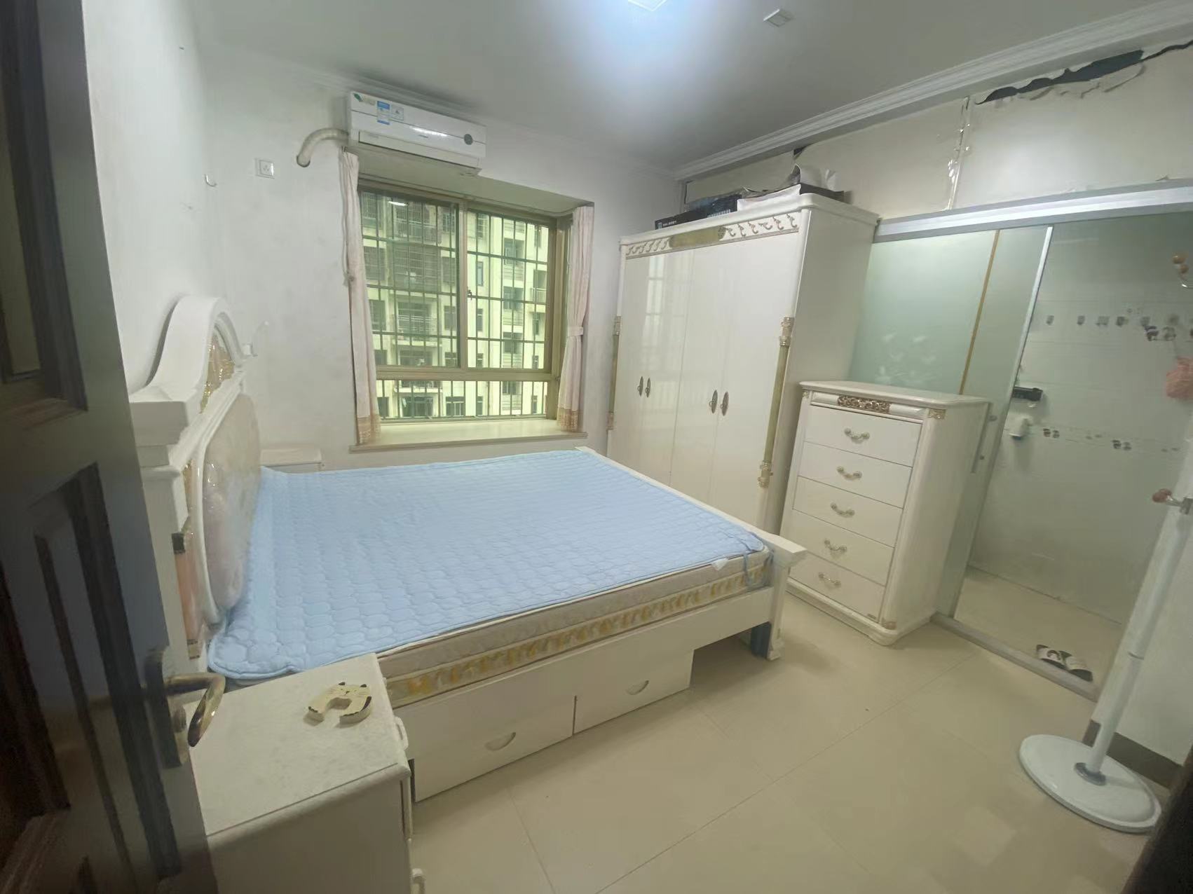 省人大机关住宅小区(海南省人大常委会机关住宅小区) 4室2厅1卫 236.0万 省人大机关住宅小区(海南省人大常委会机关住宅小区) 4室2厅1卫 236.0万室内图