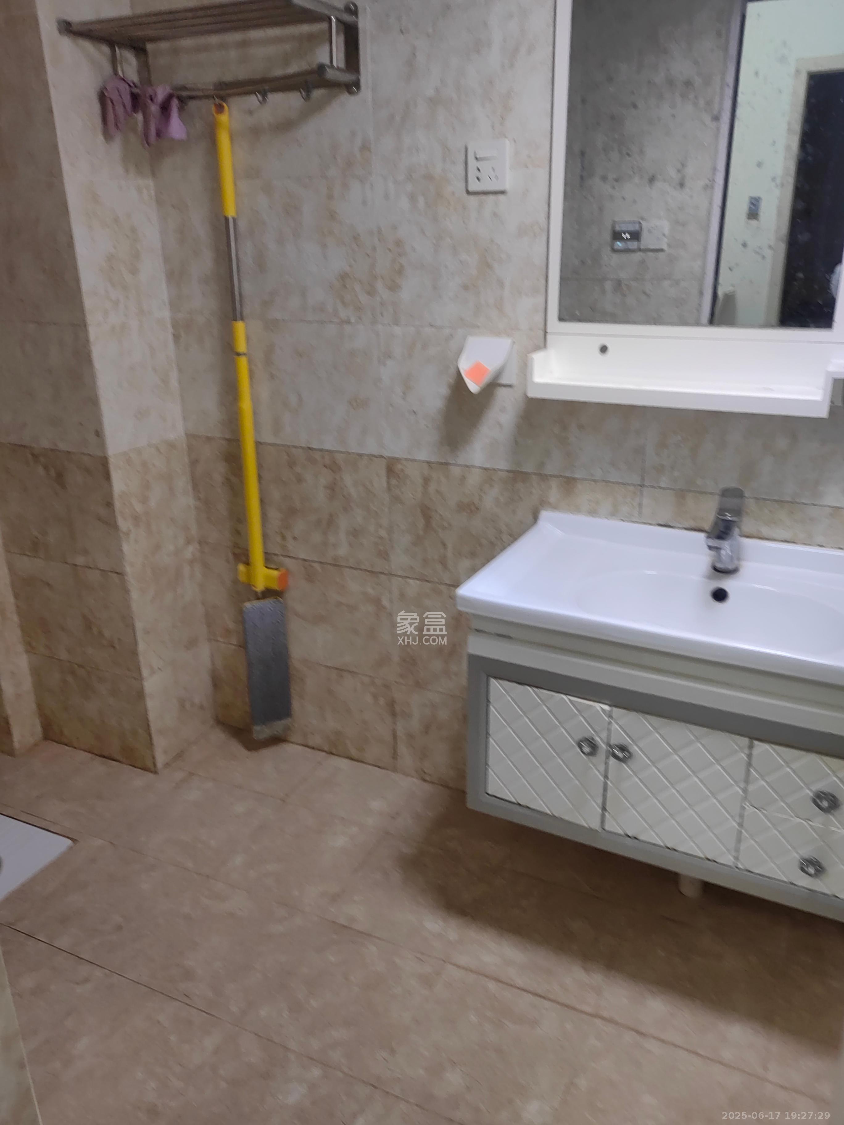 君康家园(梅溪湖七喜街)  1室1厅1卫    2800.0元/月 君康家园(梅溪湖七喜街)  1室1厅1卫    2800.0元/月室内图