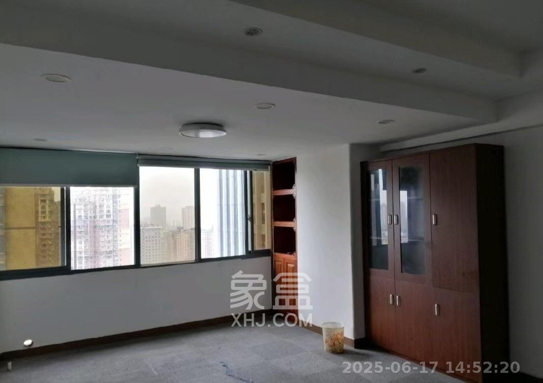 东方芙蓉 3室1厅1卫 7500.0元/月 东方芙蓉 3室1厅1卫 7500.0元/月室内图