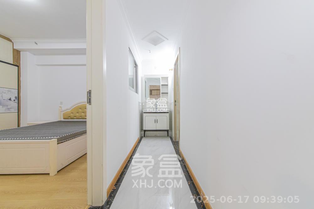 中建芙蓉嘉苑  2室2厅1卫   2000.00元/月室内图
