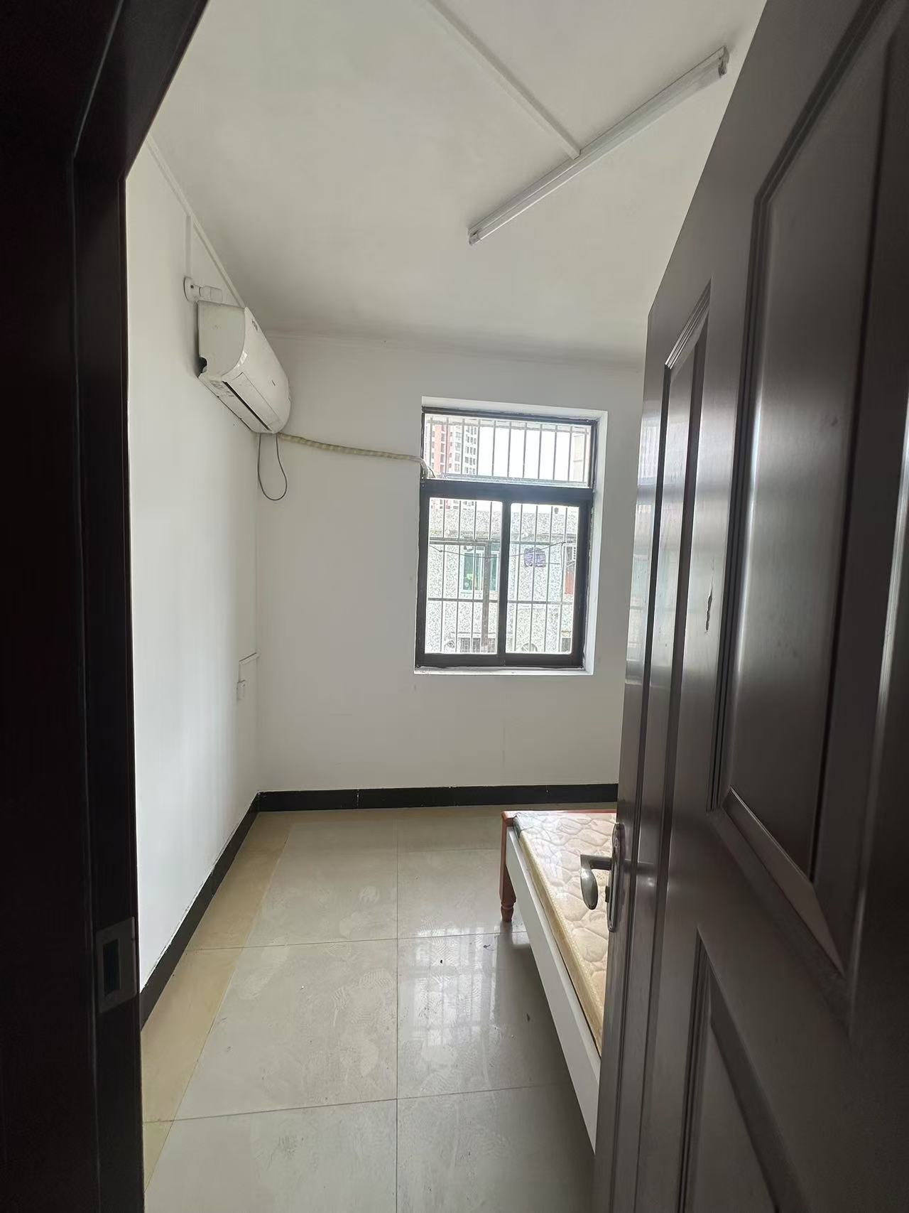 侨中公寓 2室1厅1卫 800.0元/月 侨中公寓 2室1厅1卫 800.0元/月室内图