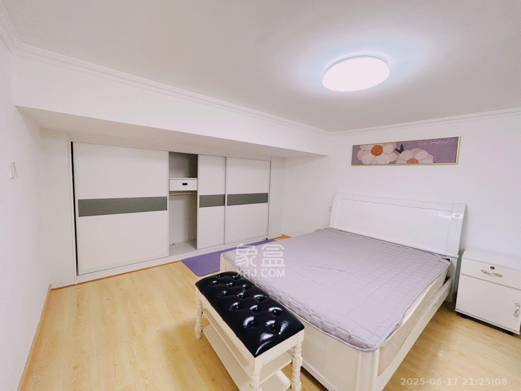 裕天国际商汇中心 1室1厅1卫 1800.0元/月 裕天国际商汇中心 1室1厅1卫 1800.0元/月室内图