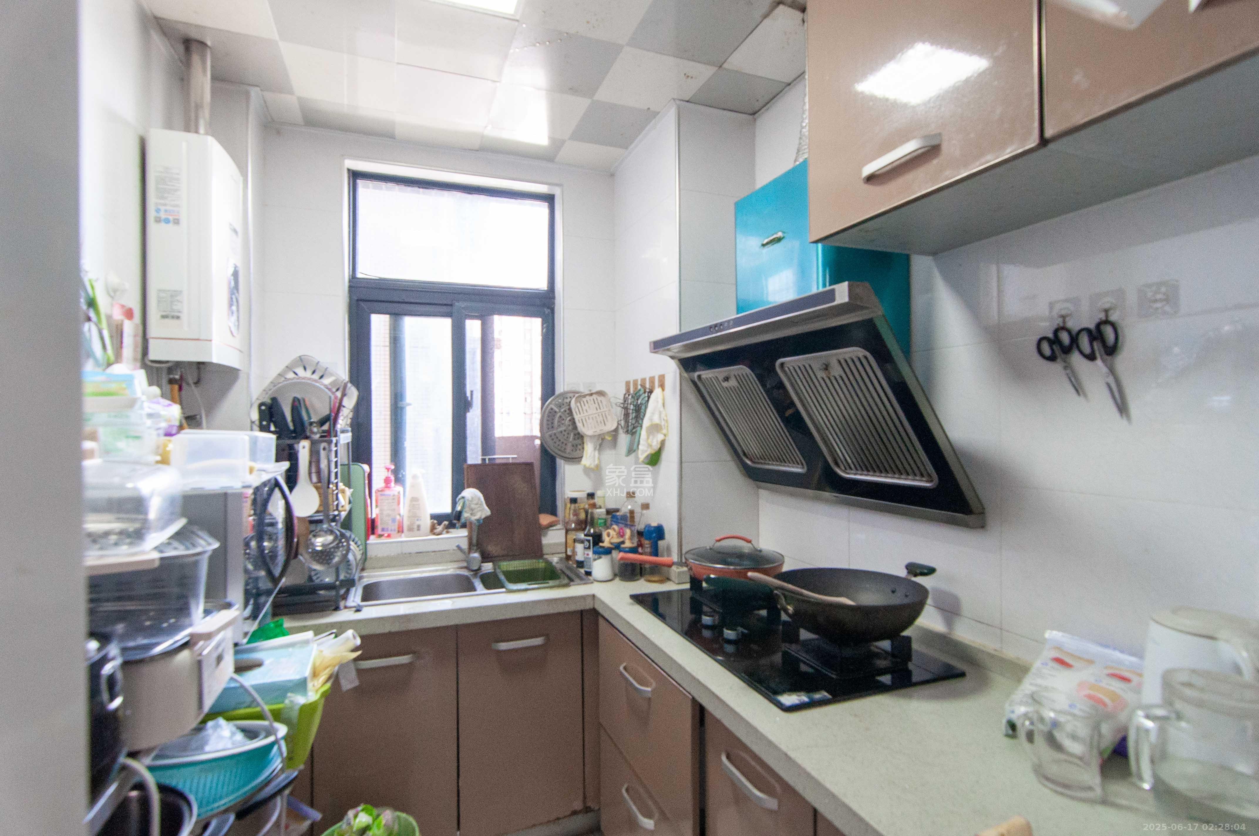 高鑫麓城 3室2厅1卫 95.0万 高鑫麓城 3室2厅1卫 95.0万厨房