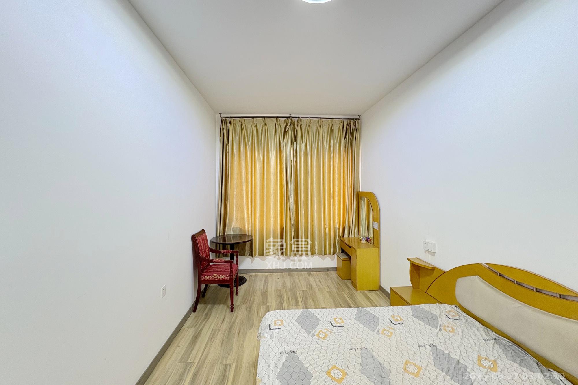 华天大酒店宿舍楼 2室1厅1卫 72.0万 华天大酒店宿舍楼 2室1厅1卫 72.0万卧室