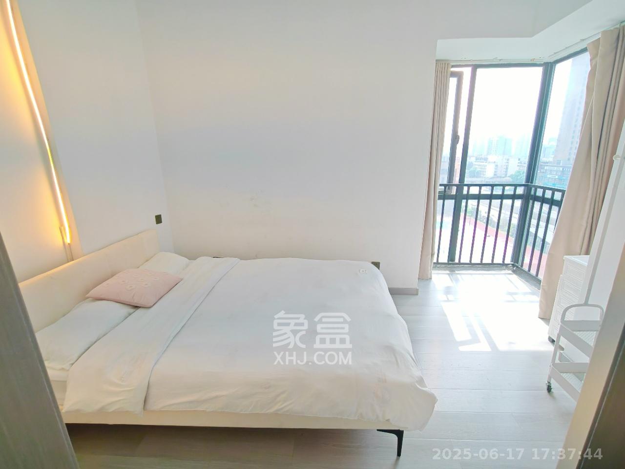 凯通国际城(凯通朝庭) 3室2厅1卫 3500.0元/月 凯通国际城(凯通朝庭) 3室2厅1卫 3500.0元/月室内图