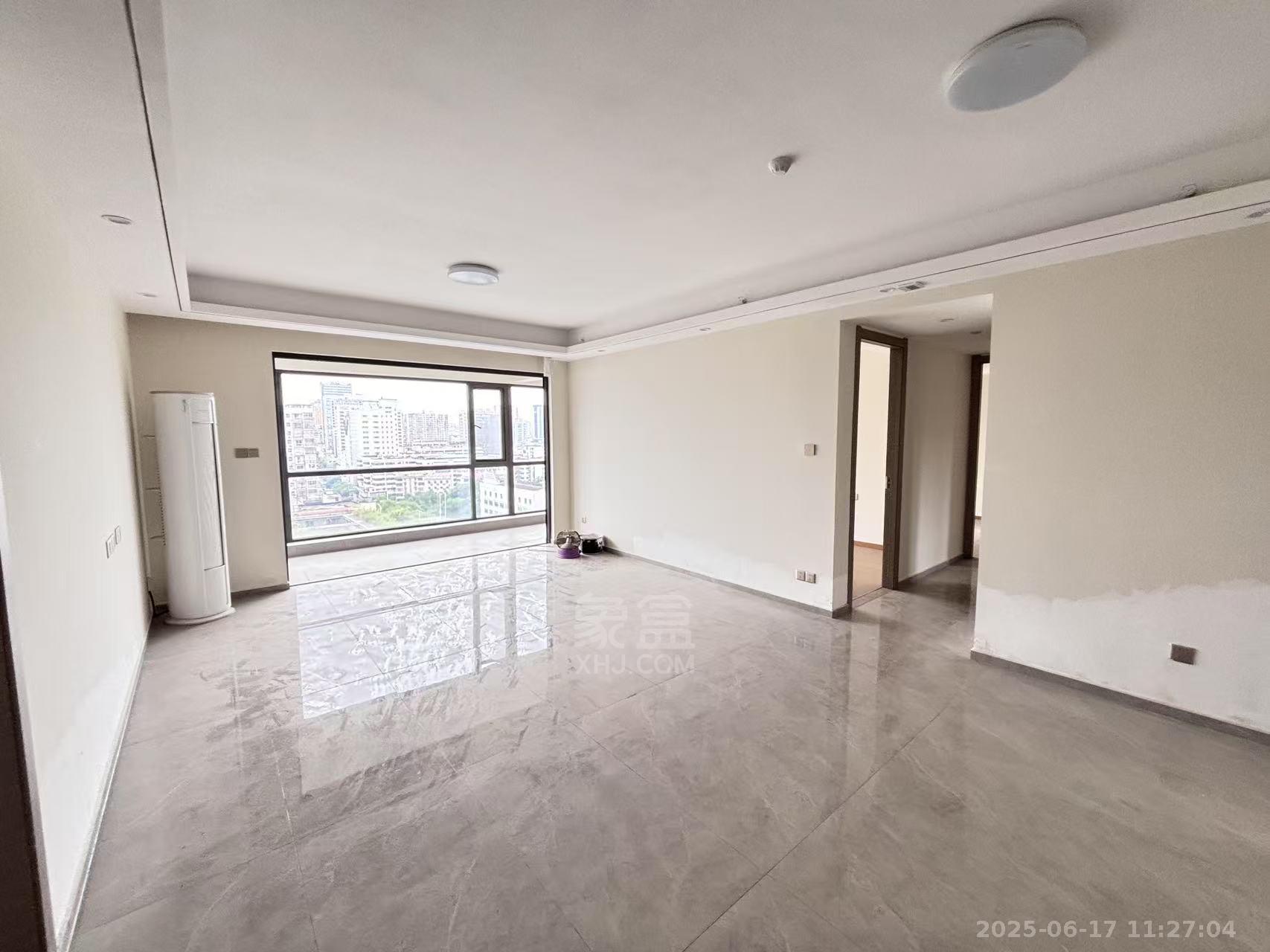 朗悦台  4室3厅3卫    2500.0元/月 朗悦台  4室3厅3卫    2500.0元/月室内图