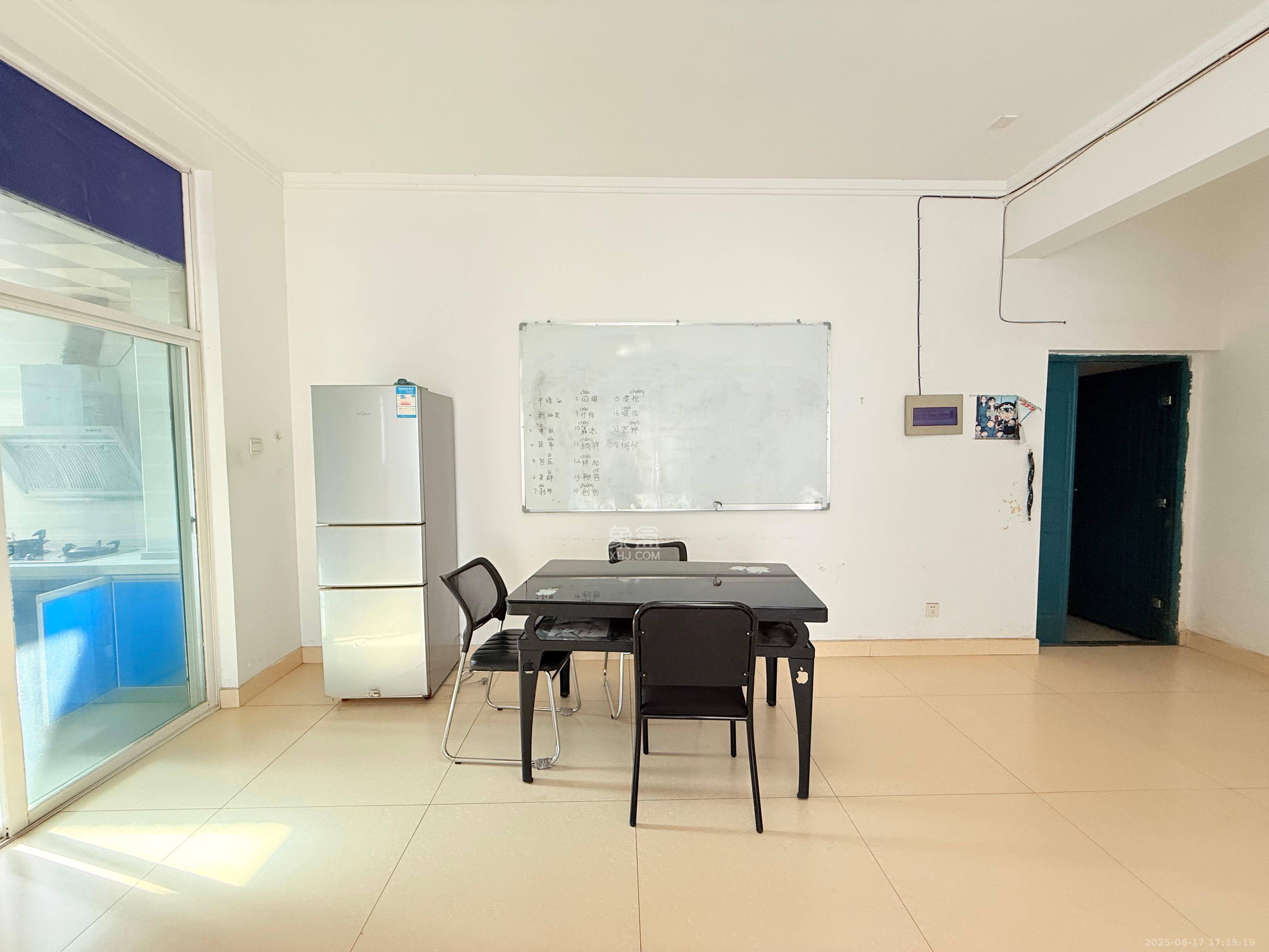 雅致名园 3室2厅2卫 3600.0元/月 雅致名园 3室2厅2卫 3600.0元/月室内图