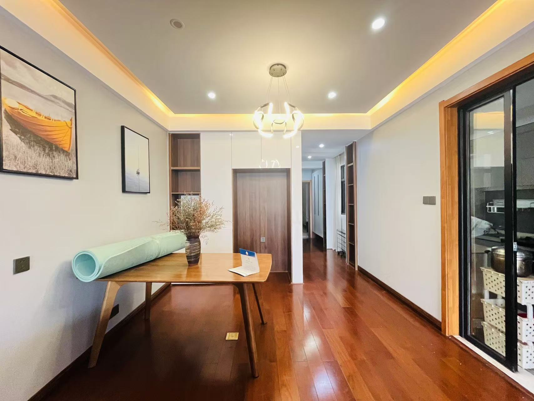 鼎泰逸景园 3室2厅2卫 88.0万 鼎泰逸景园 3室2厅2卫 88.0万客厅