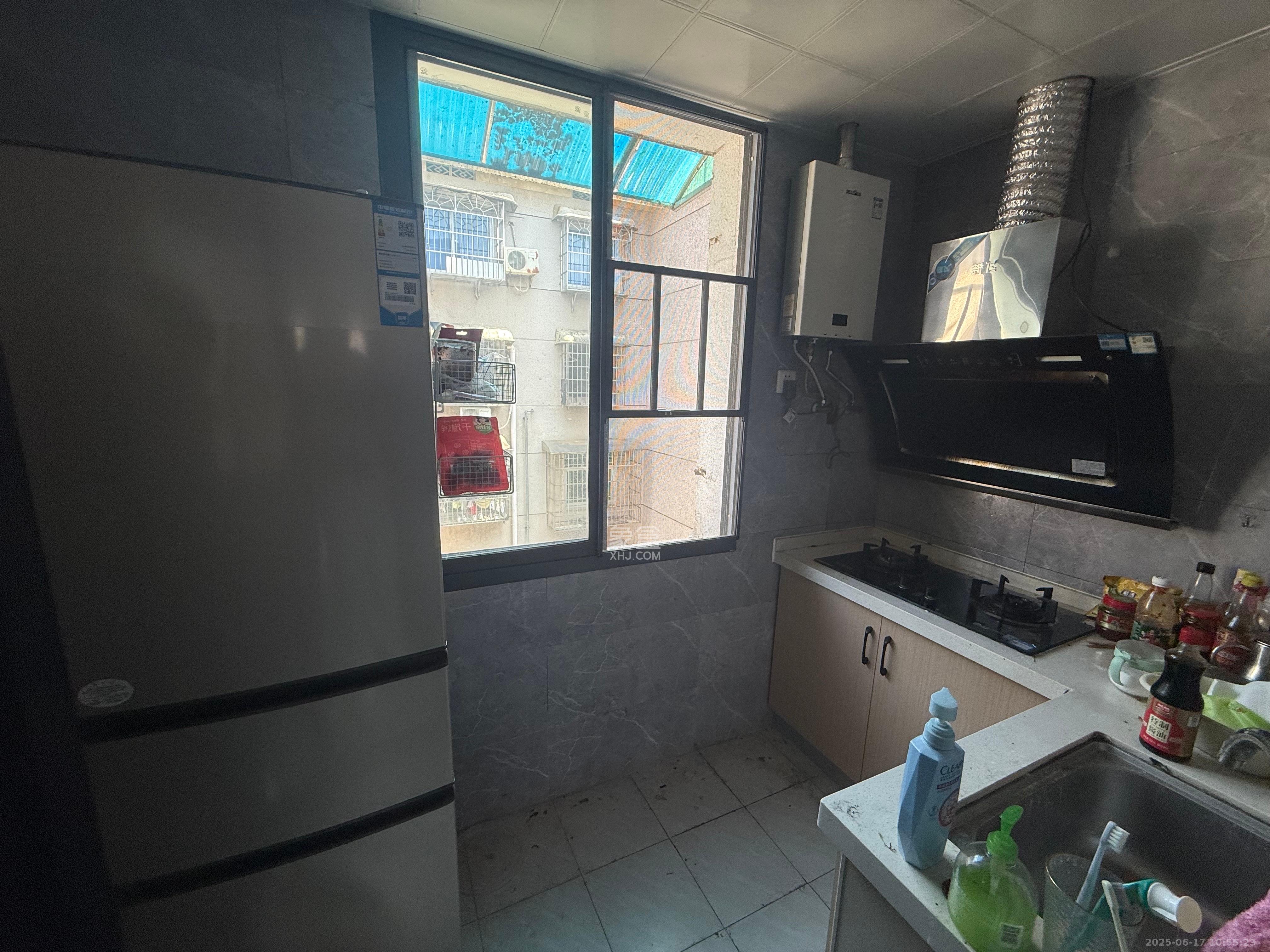 茶园坡社区(原王家冲社区) 4室1厅1卫 1500.0元/月 茶园坡社区(原王家冲社区) 4室1厅1卫 1500.0元/月室内图