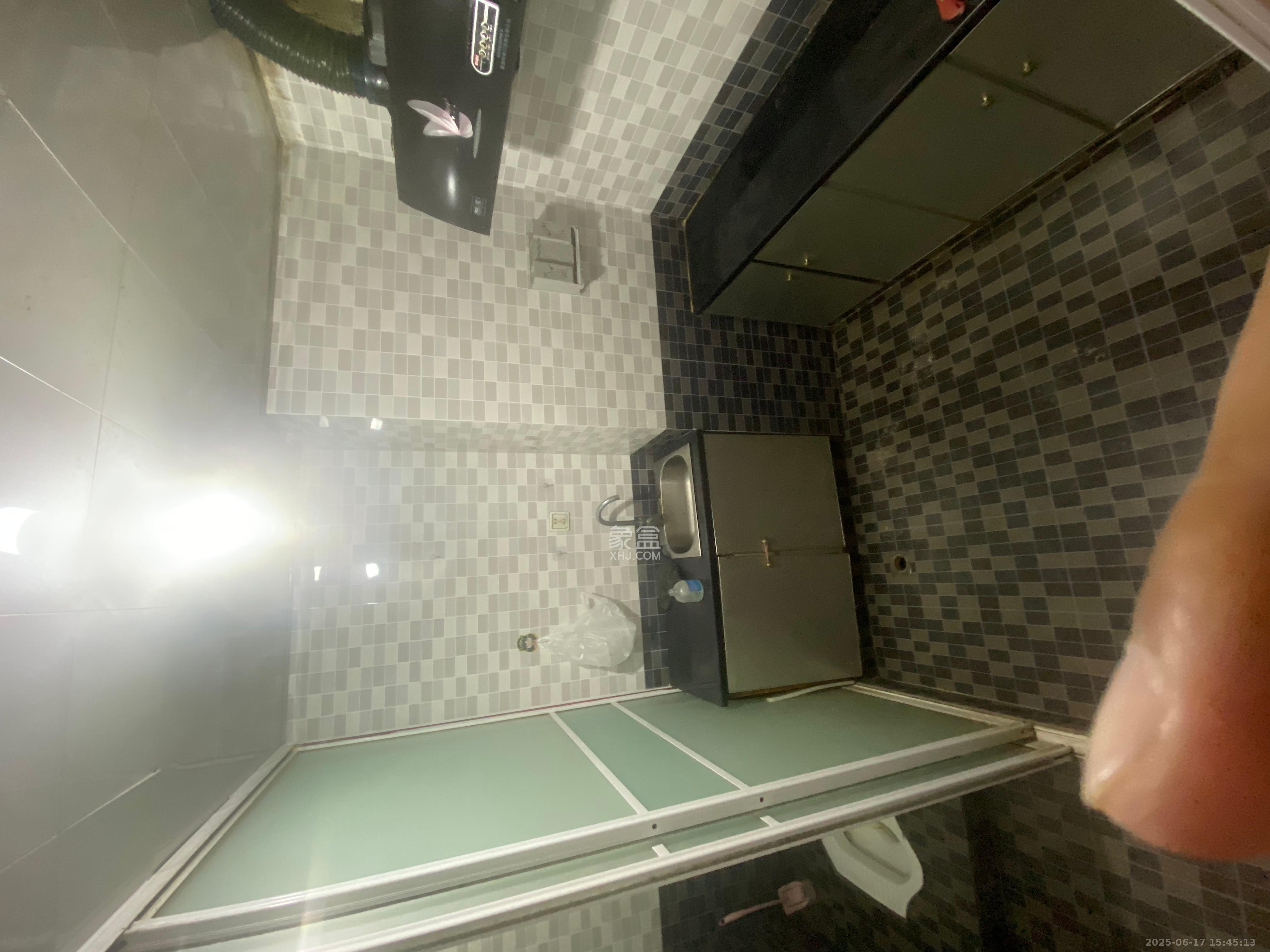 红星商务楼（红星蔬菜批发大市场）  1室1厅1卫    1200.0元/月室内图1