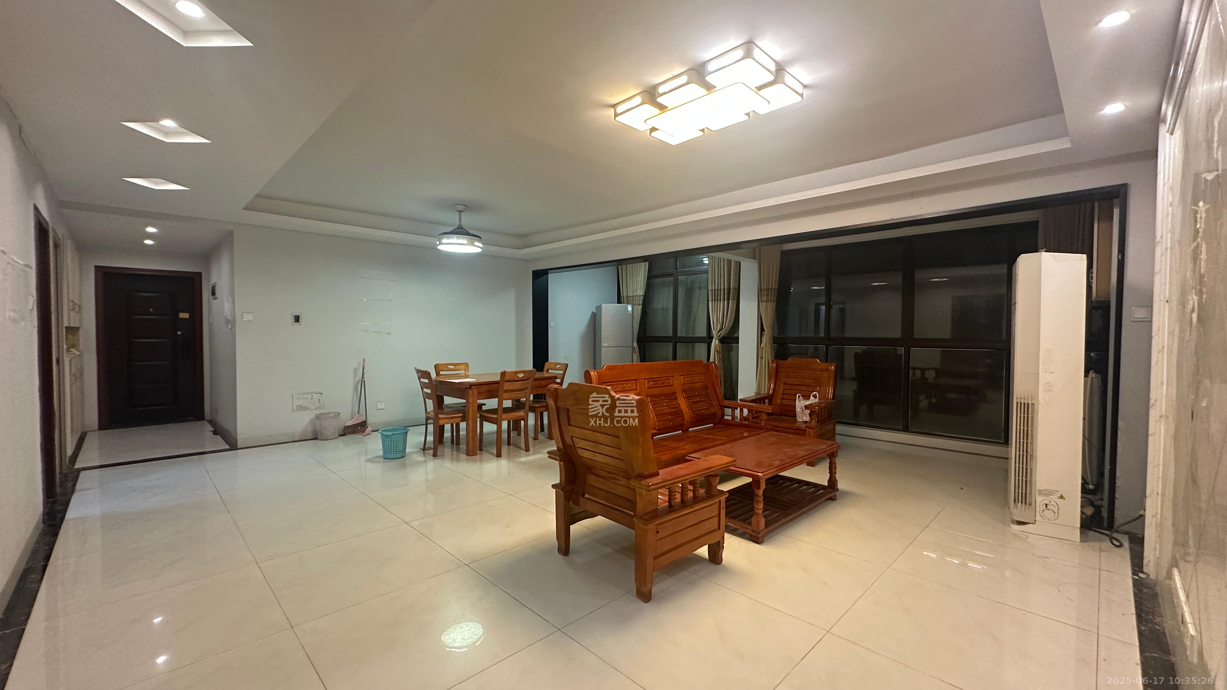 星月绿洲  4室2厅2卫    2400.0元/月 星月绿洲  4室2厅2卫    2400.0元/月