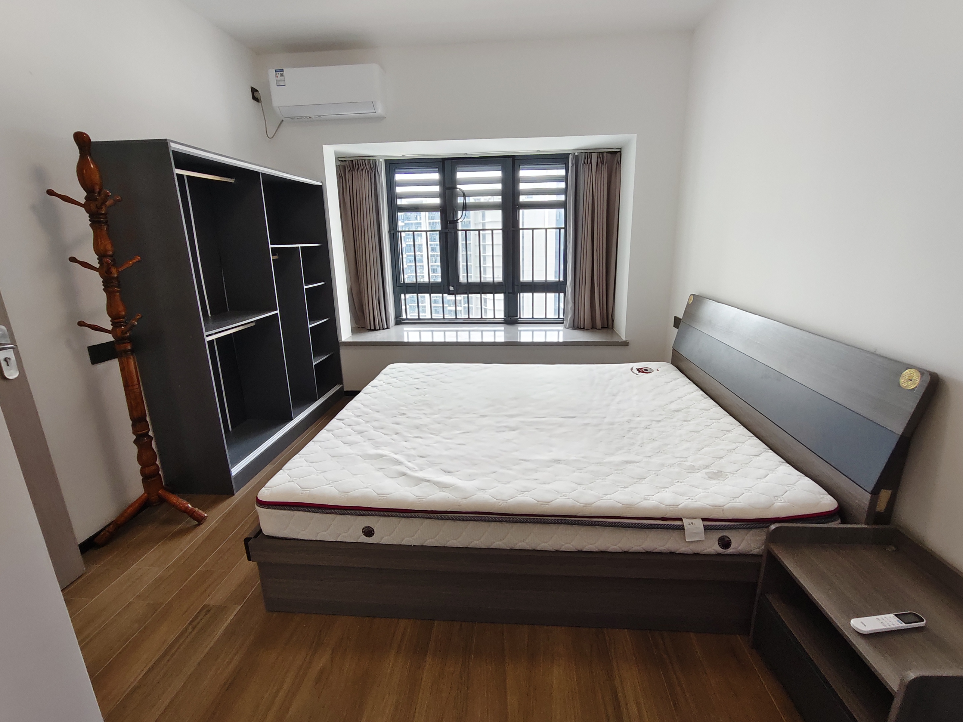 润山府  3室2厅2卫    3000.0元/月 润山府  3室2厅2卫    3000.0元/月室内图