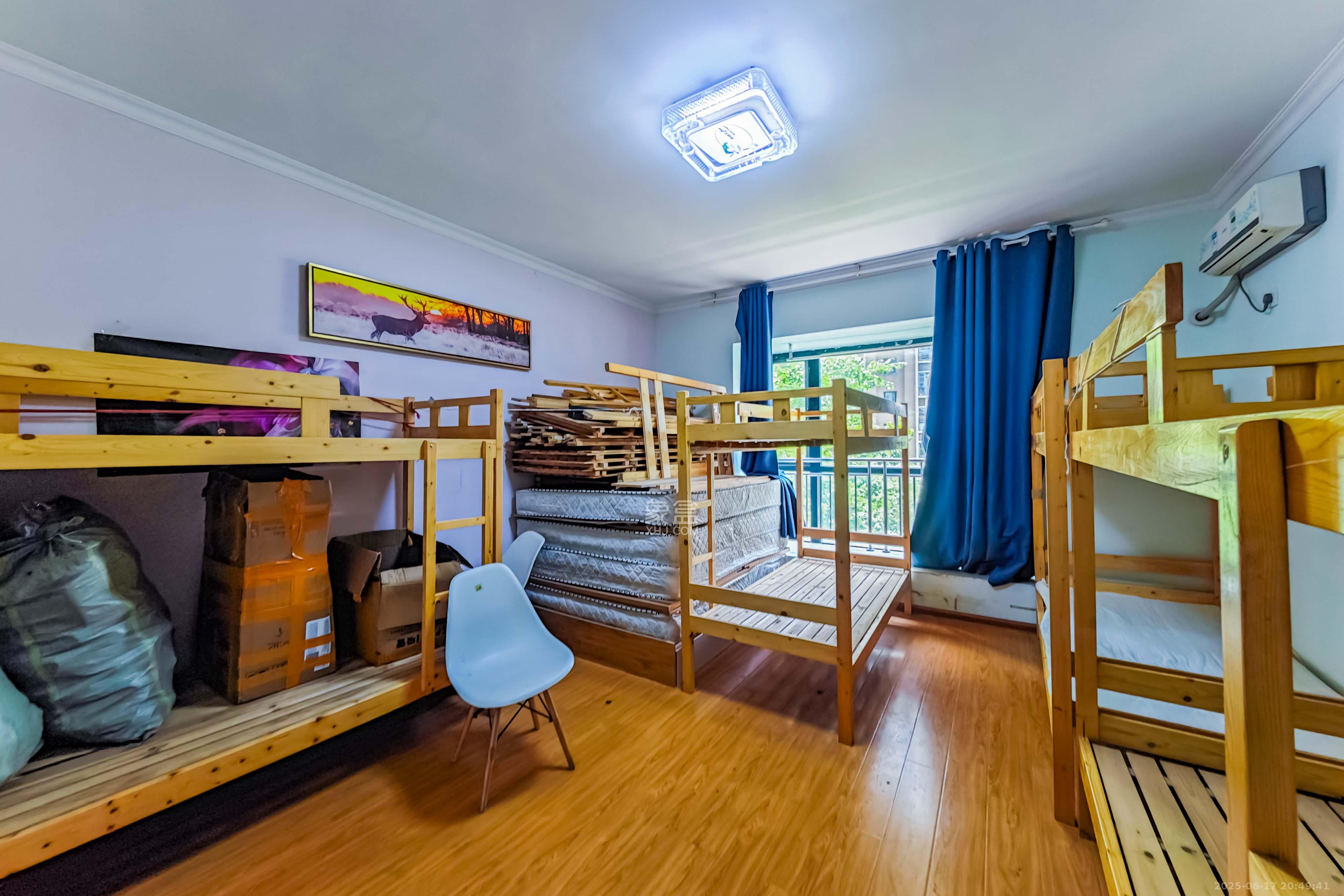 英郡年华 4室2厅1卫 105.0万 英郡年华 4室2厅1卫 105.0万卧室