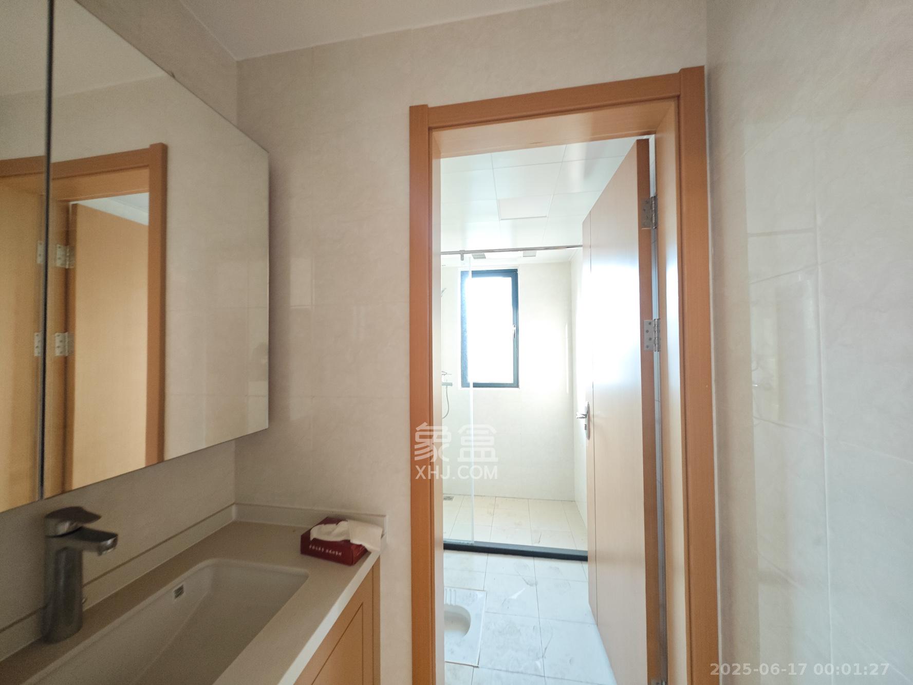 中建嘉和城凤凰台（中建瑞兴家园）  4室2厅0卫    92.8万卫生间