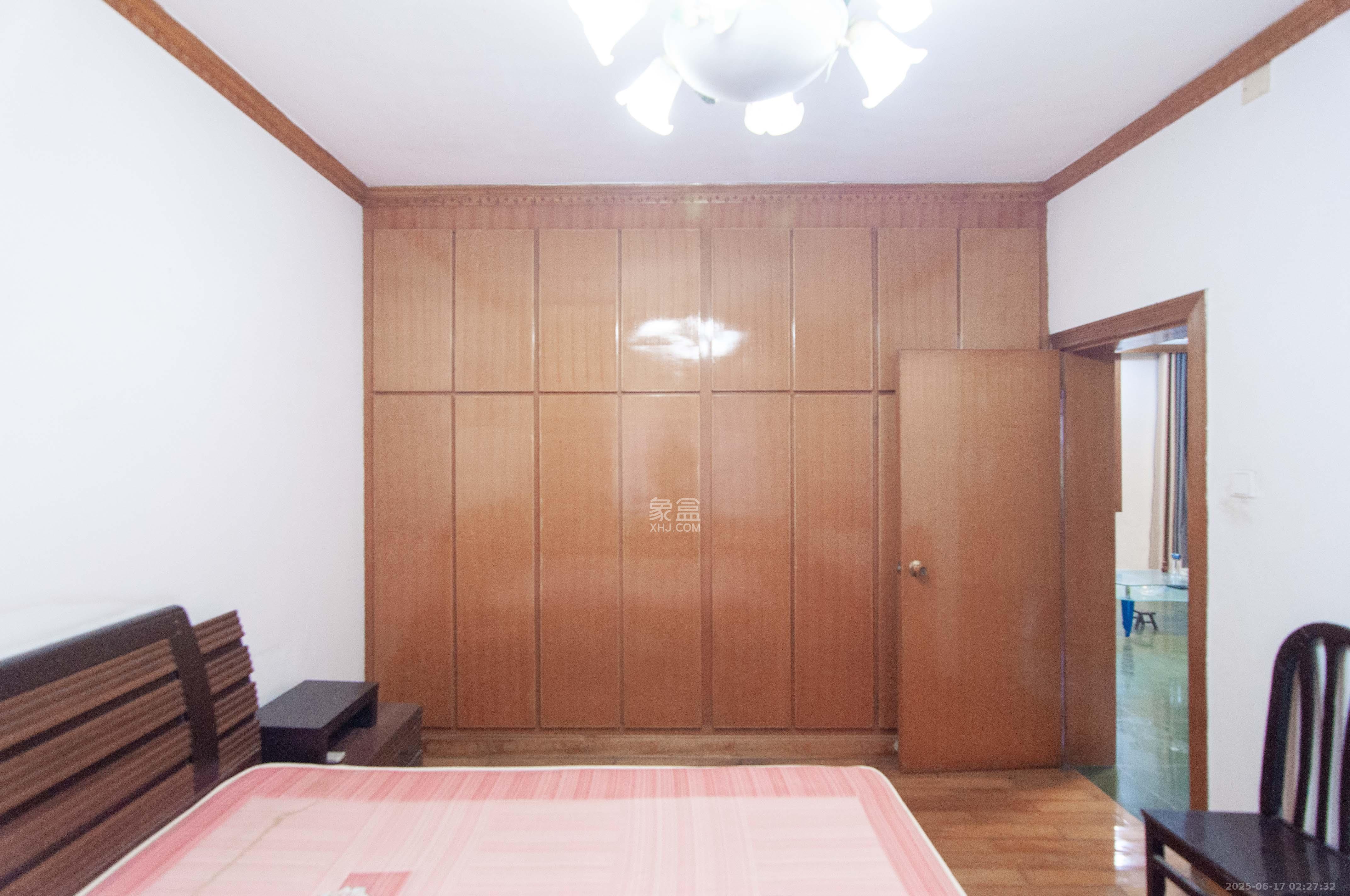 岳麓区质量监督管路局（产权：工商局宿舍）  3室2厅1卫   92.00万其他