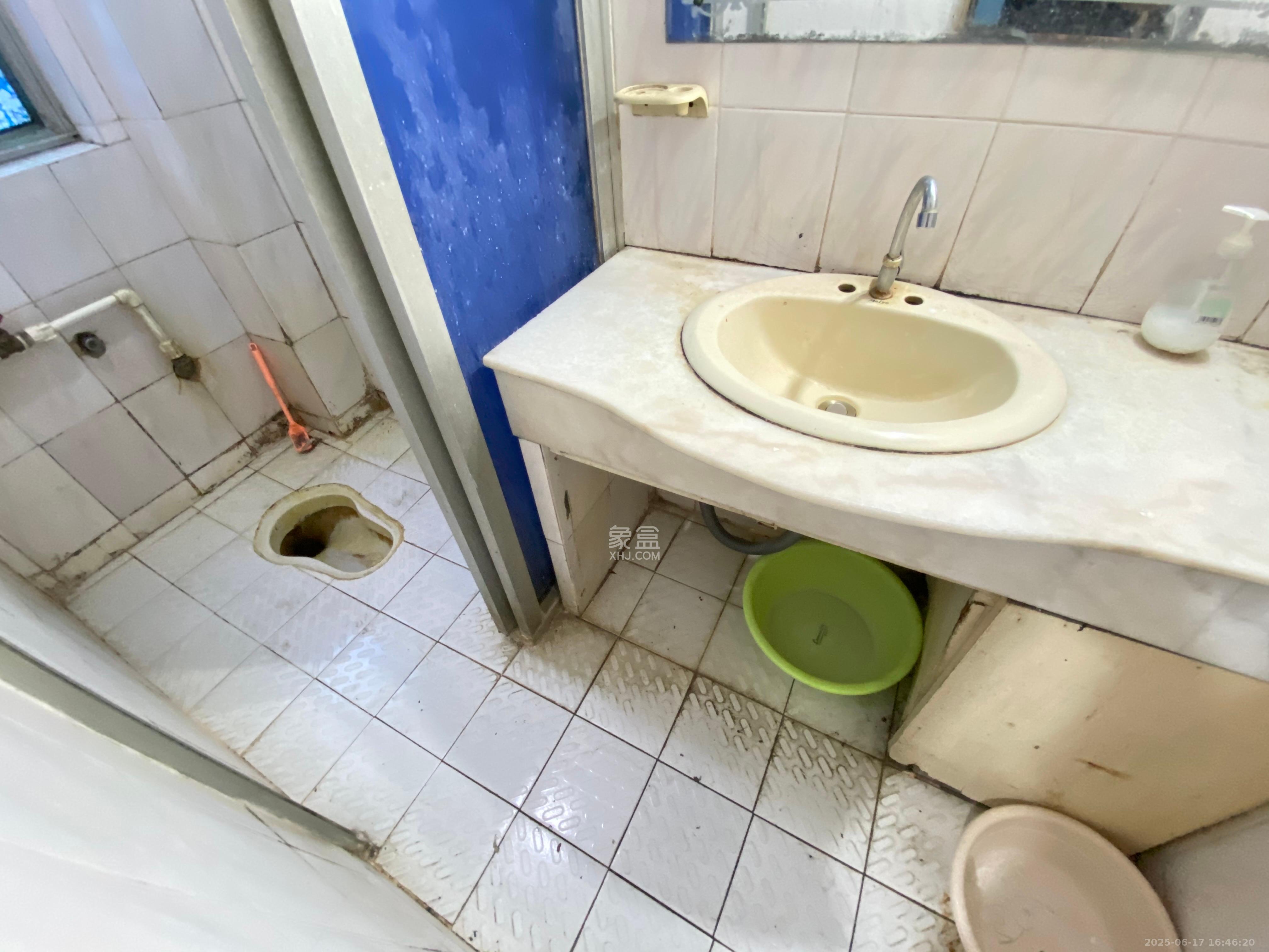 利园小区 1室2厅1卫 1500.0元/月 利园小区 1室2厅1卫 1500.0元/月室内图