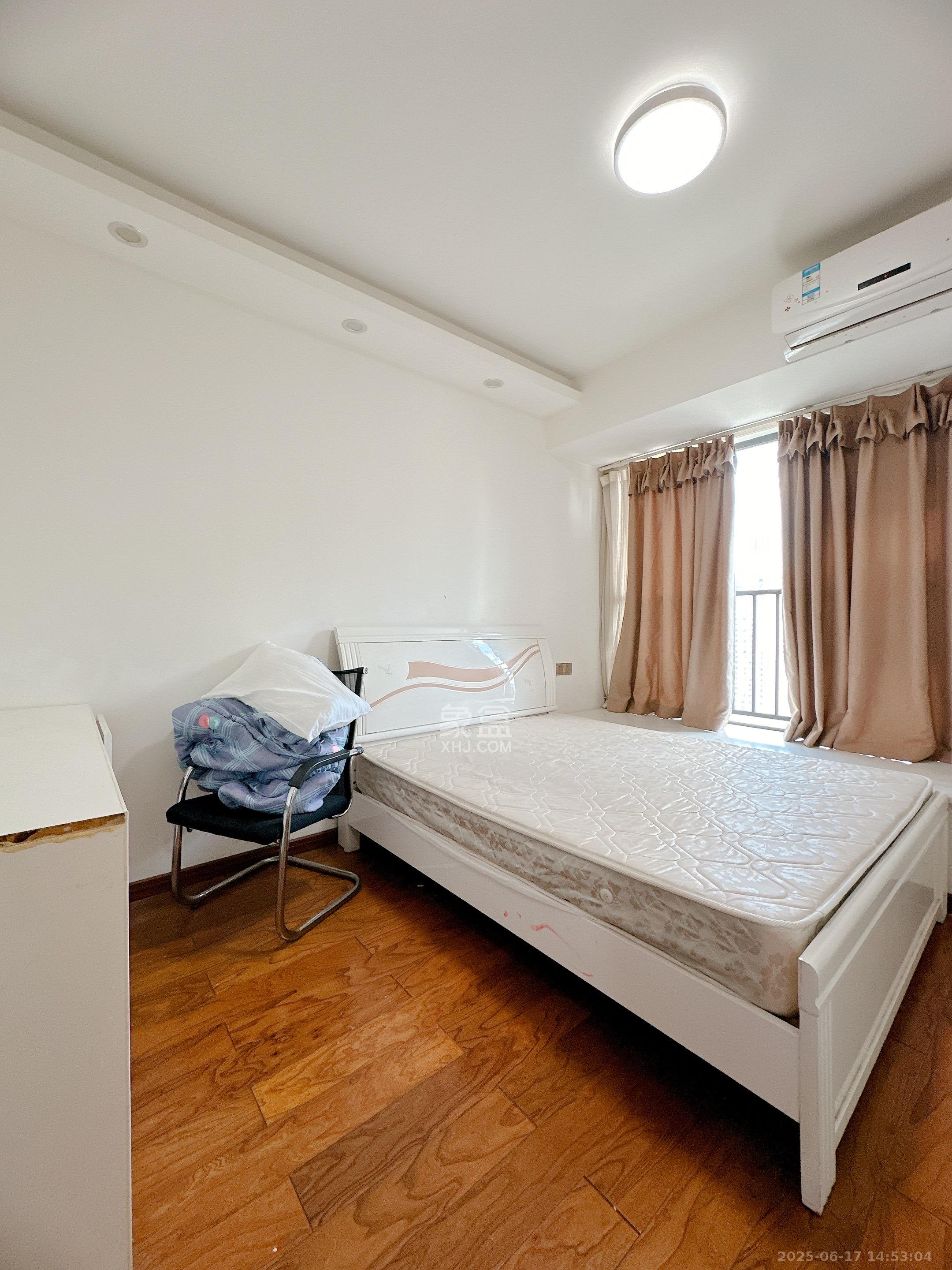 天健壹平方英里(天健芙蓉盛世二期) 3室2厅1卫 2800.0元/月 天健壹平方英里(天健芙蓉盛世二期) 3室2厅1卫 2800.0元/月室内图