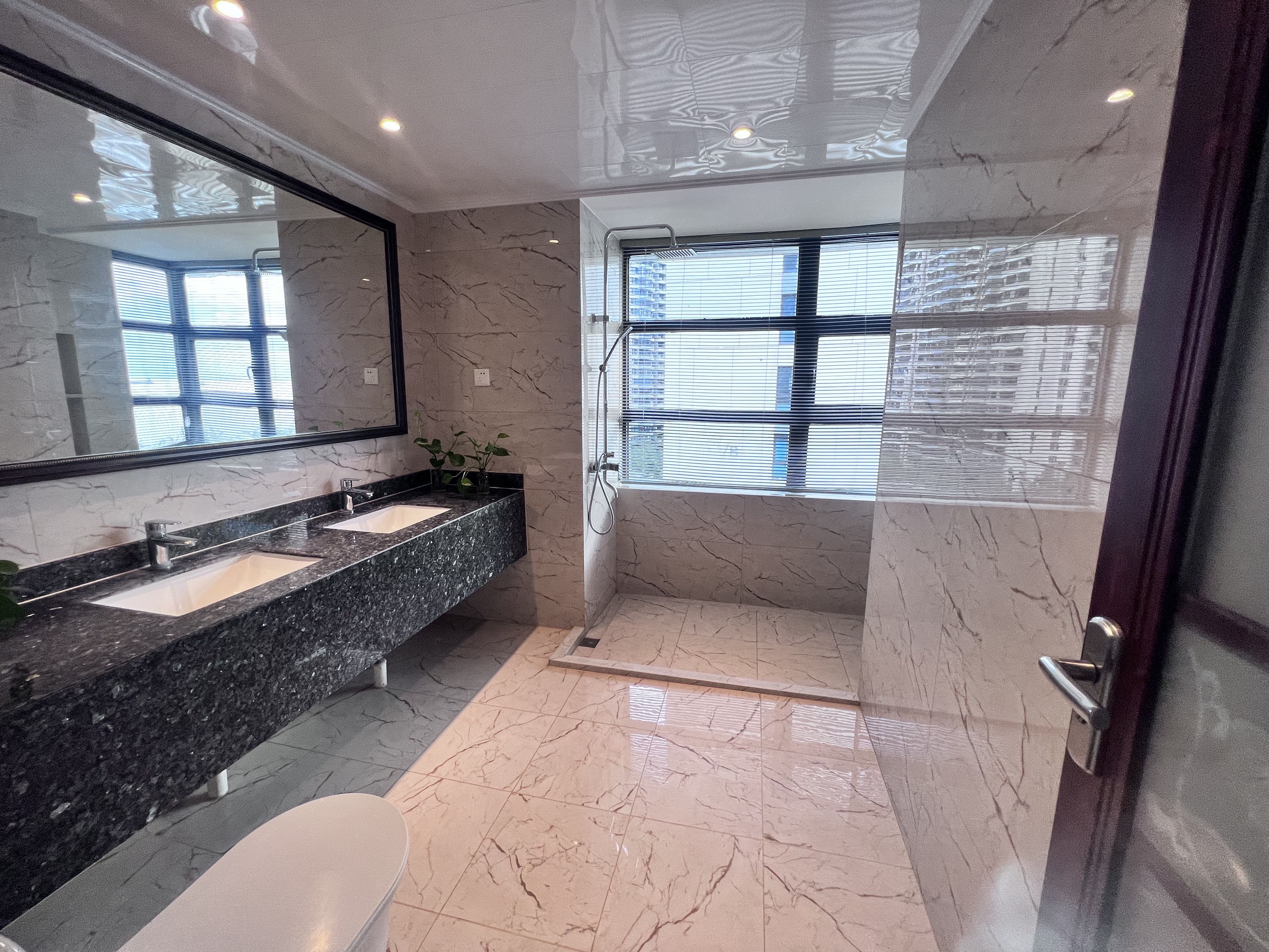 保利中央海岸一二期 4室2厅1卫 7900.0元/月 保利中央海岸一二期 4室2厅1卫 7900.0元/月室内图