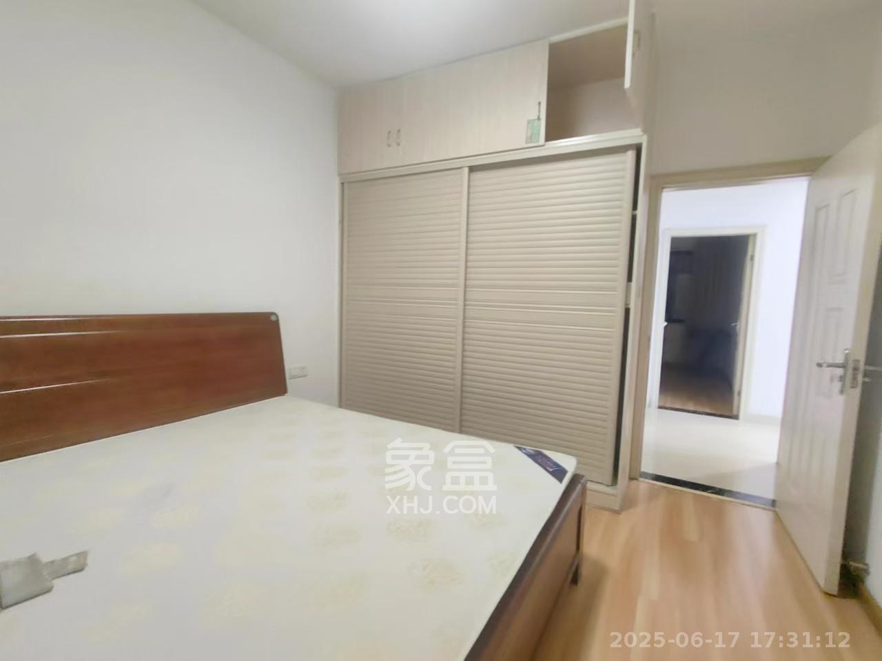紫御江山  3室2厅1卫   2500.00元/月室内图