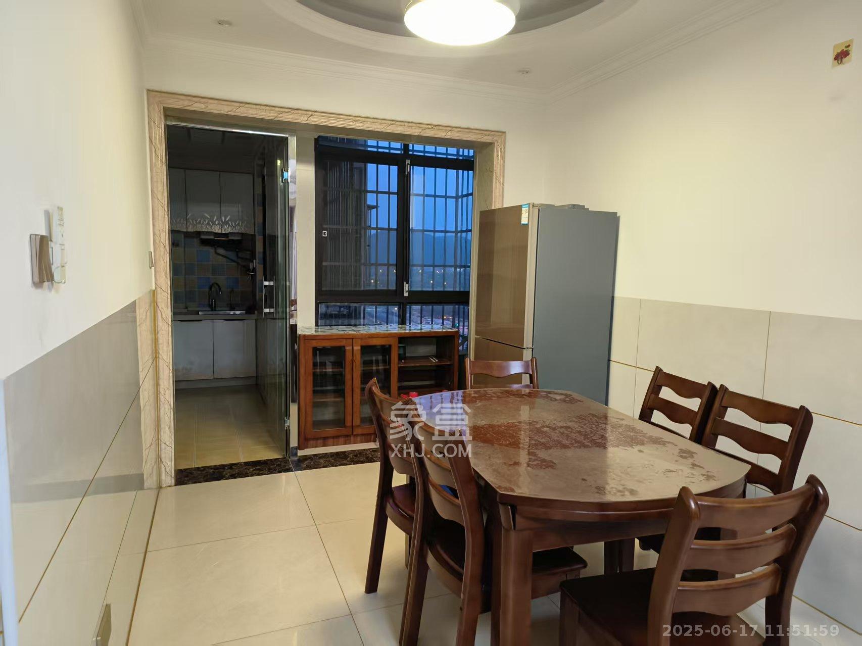 嘉顺苑 3室2厅1卫 2100.0元/月 嘉顺苑 3室2厅1卫 2100.0元/月室内图