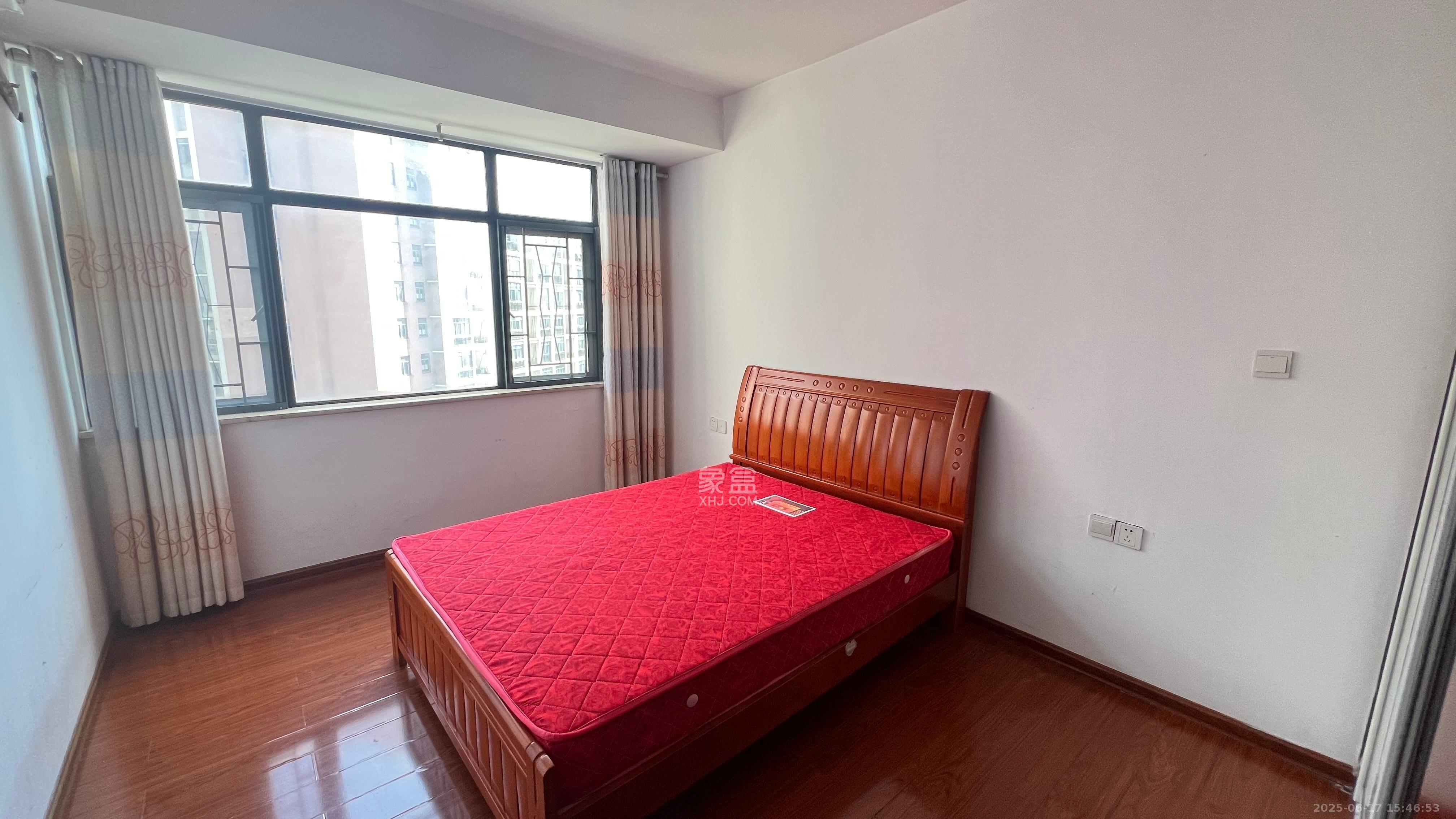 湘水熙园 4室2厅1卫 2400.0元/月 湘水熙园 4室2厅1卫 2400.0元/月室内图