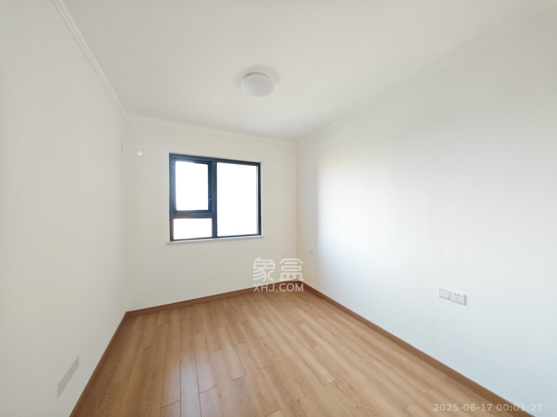 中建嘉和城凤凰台(中建瑞兴家园) 4室2厅0卫 92.8万 中建嘉和城凤凰台(中建瑞兴家园) 4室2厅0卫 92.8万卧室