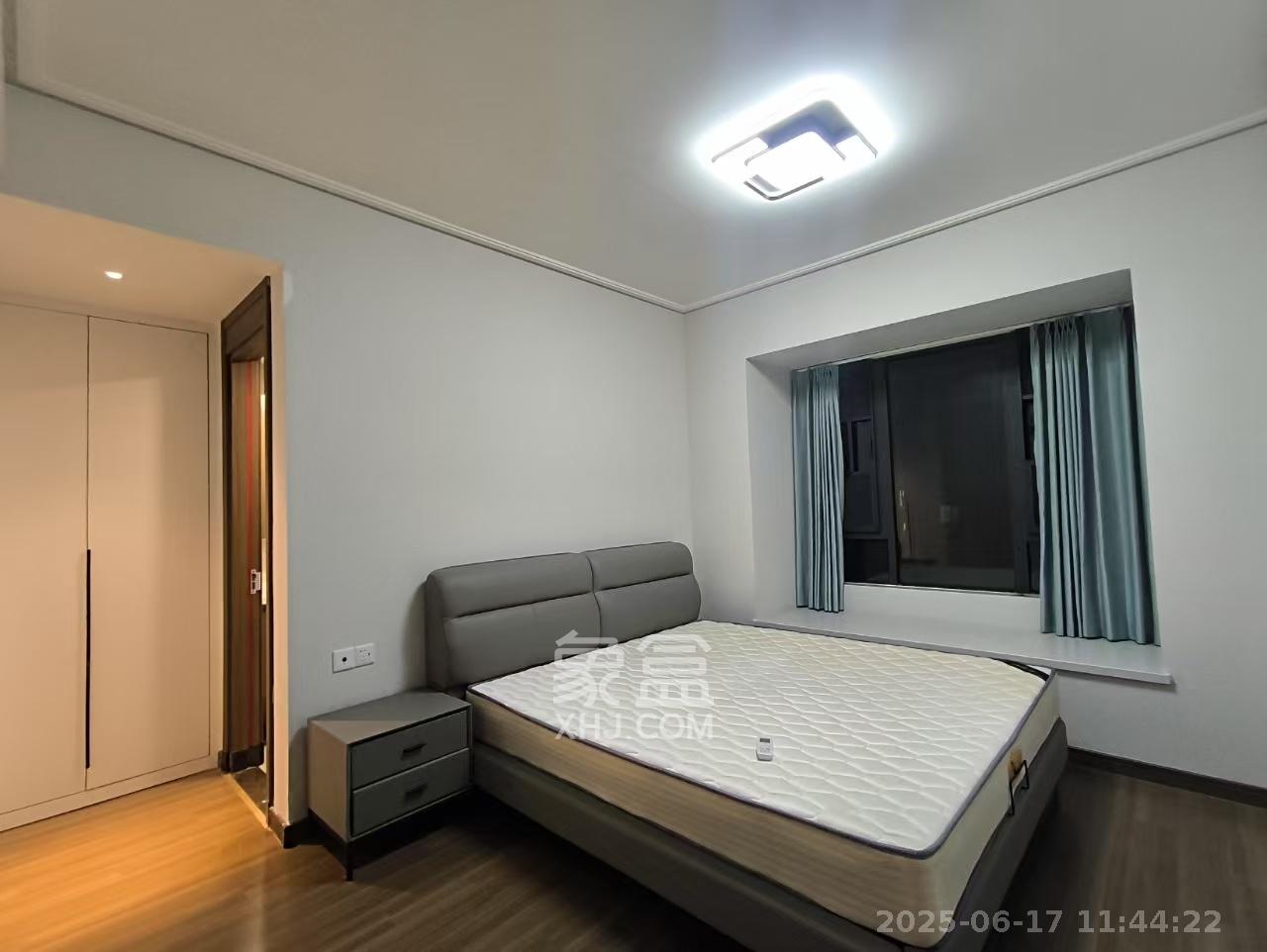 保利恒伟时光印象  4室2厅2卫   2800.00元/月室内图