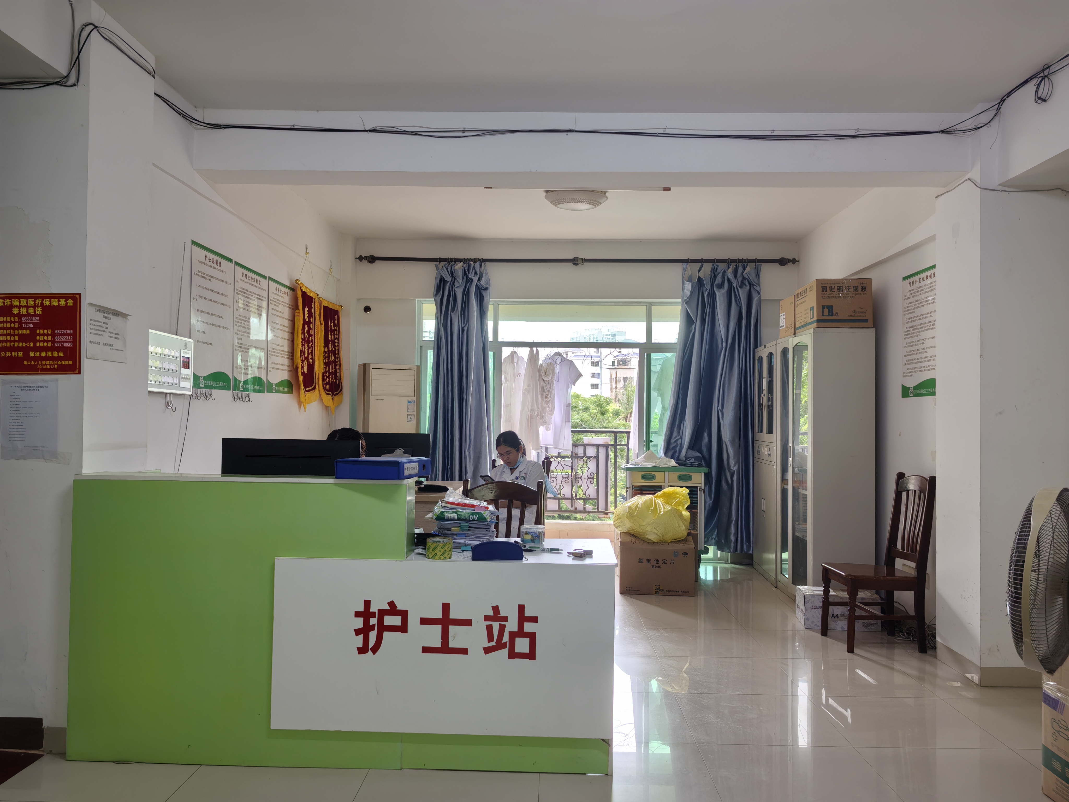 滨江温泉花园 3室2厅2卫 130.0万 滨江温泉花园 3室2厅2卫 130.0万客厅