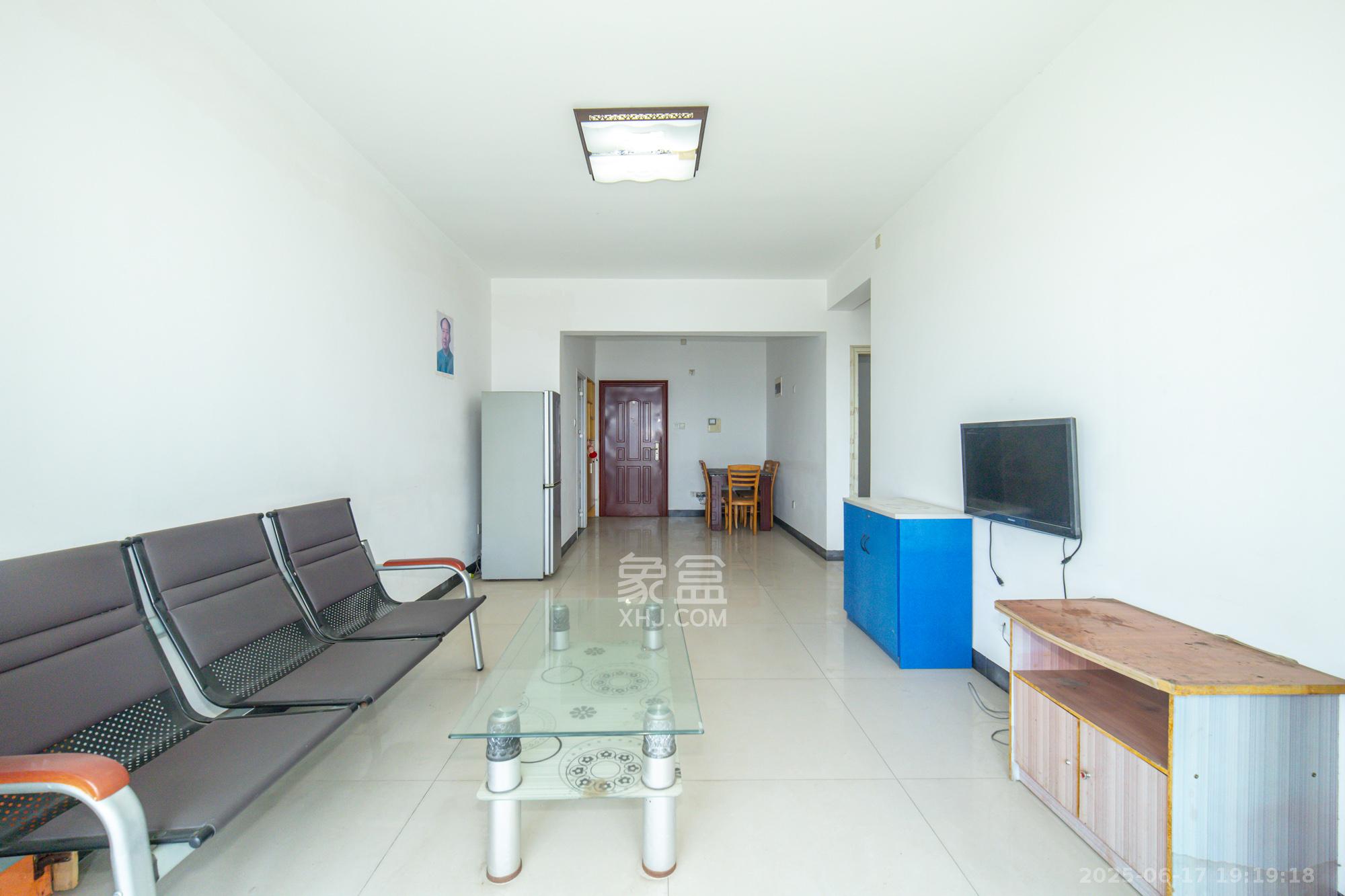 时代星城  2室2厅1卫    39.8万客厅